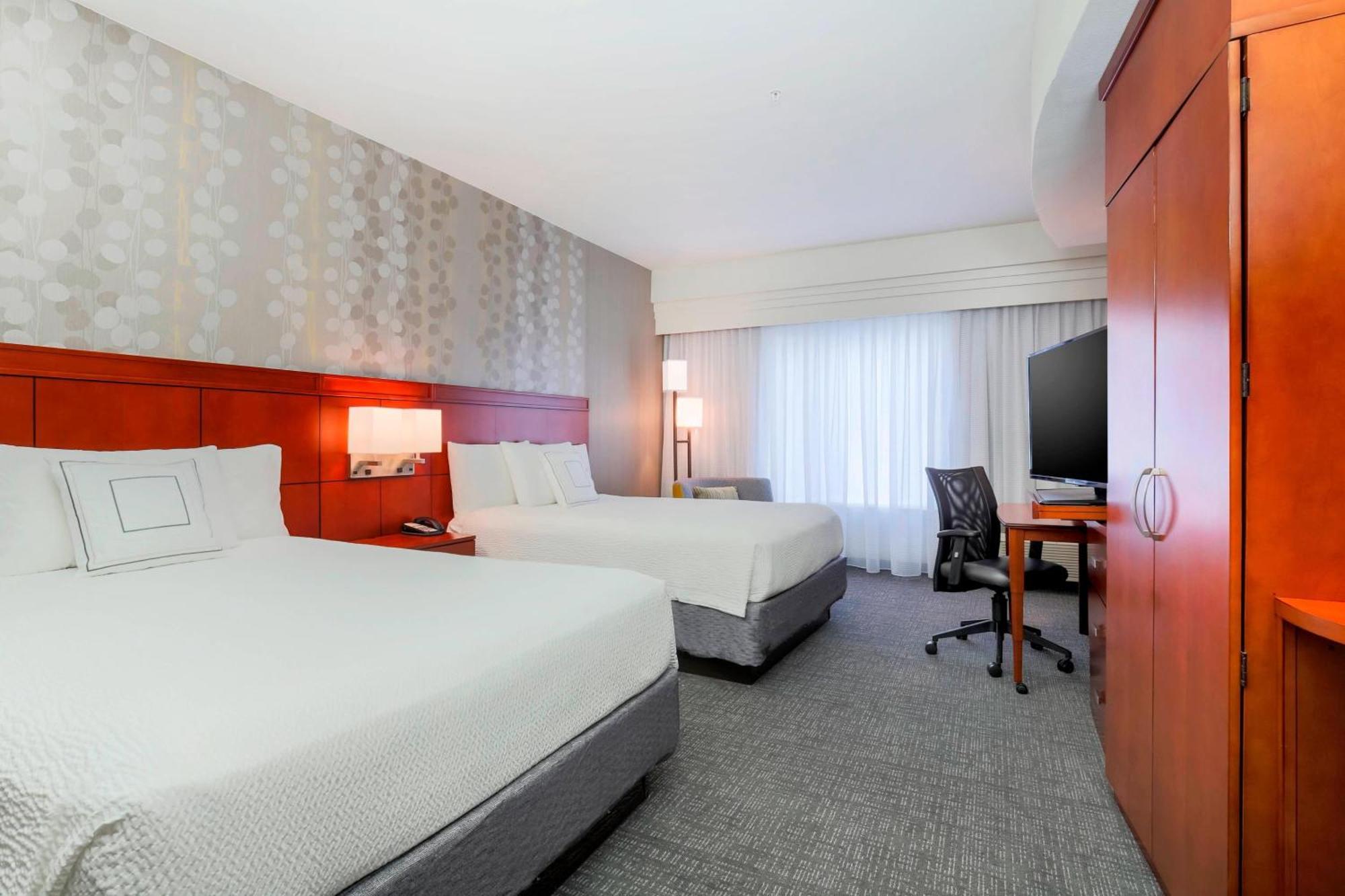 Queen Room Two Queen Beds Hearing Accessible