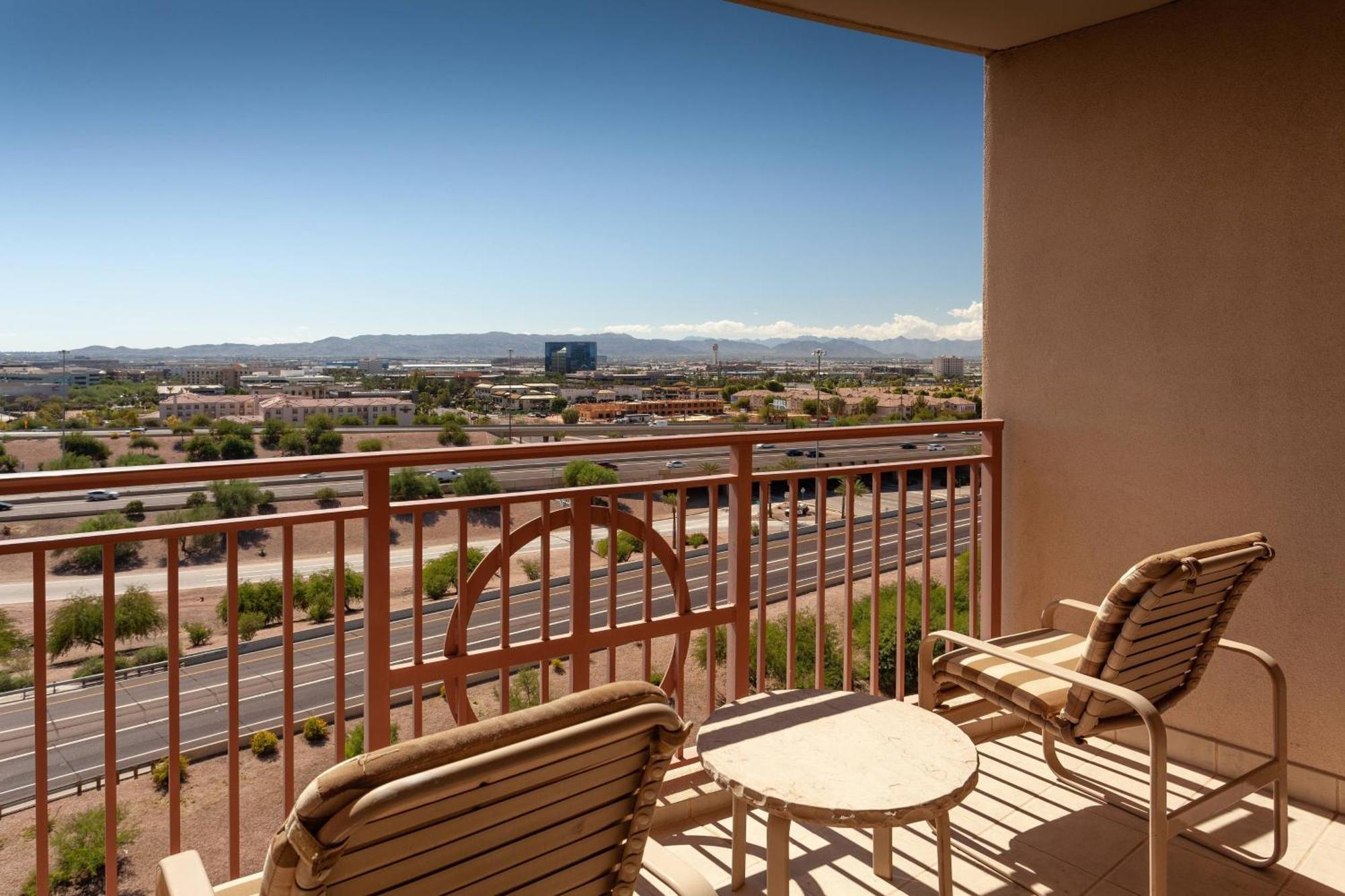 Guest room King Balcony