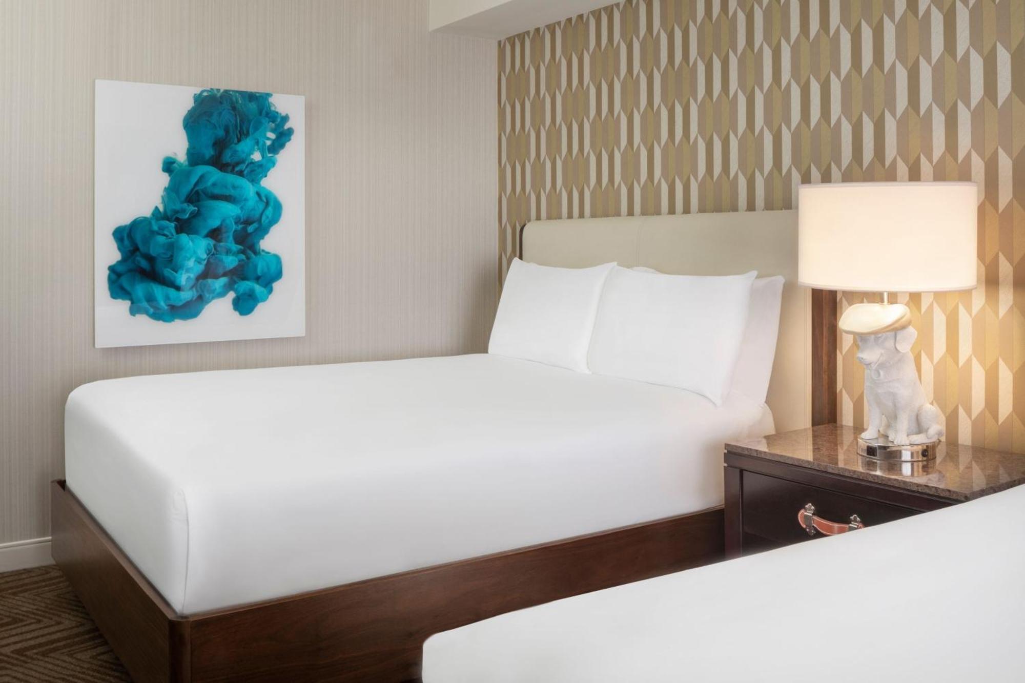 Queen Room Two Queen Beds City View High Floor