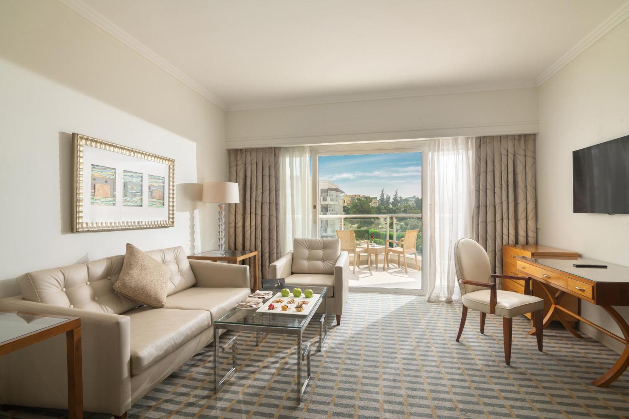 Deluxe Suite Pyramid View