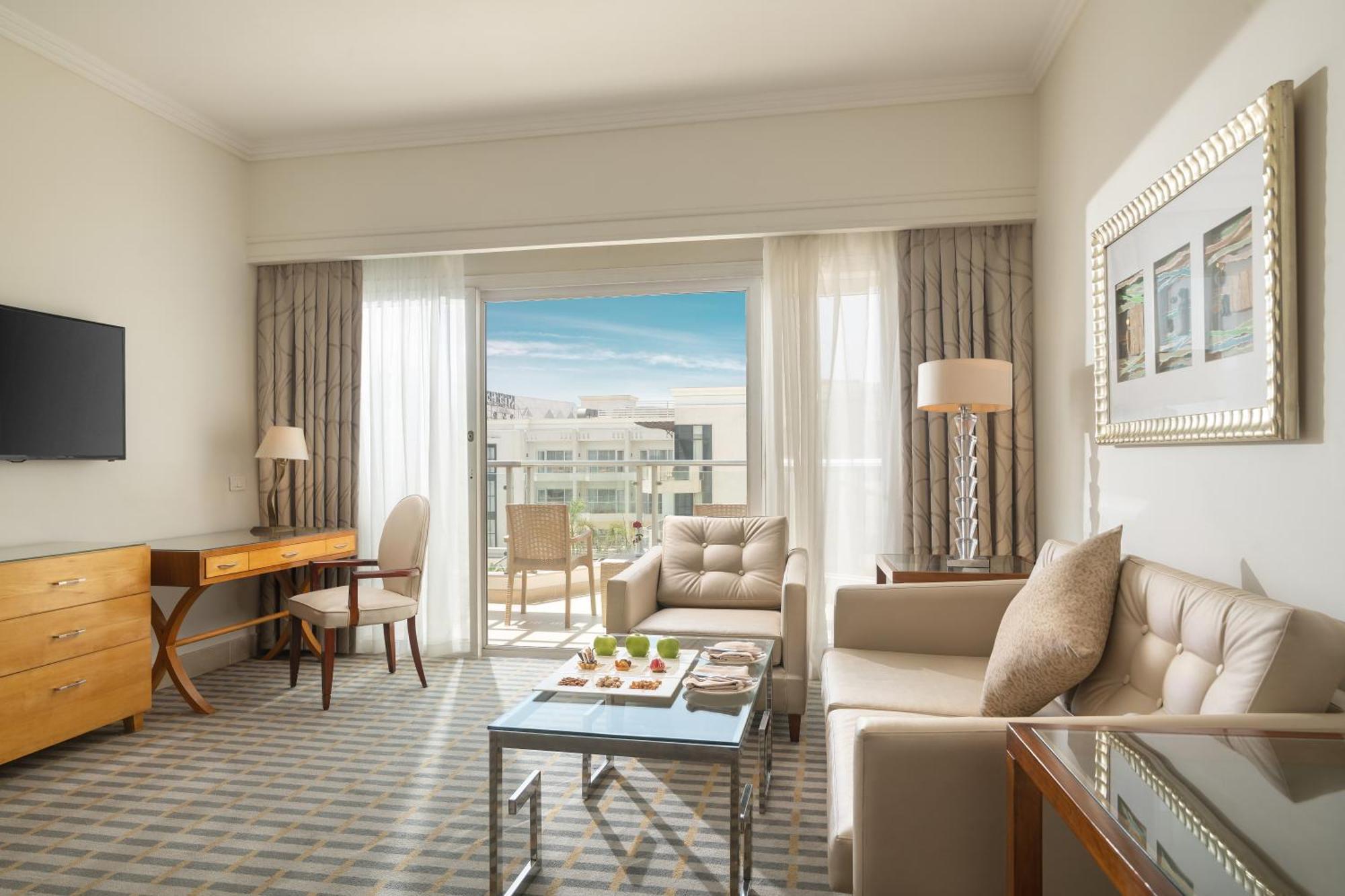 Deluxe Suite Pyramid View