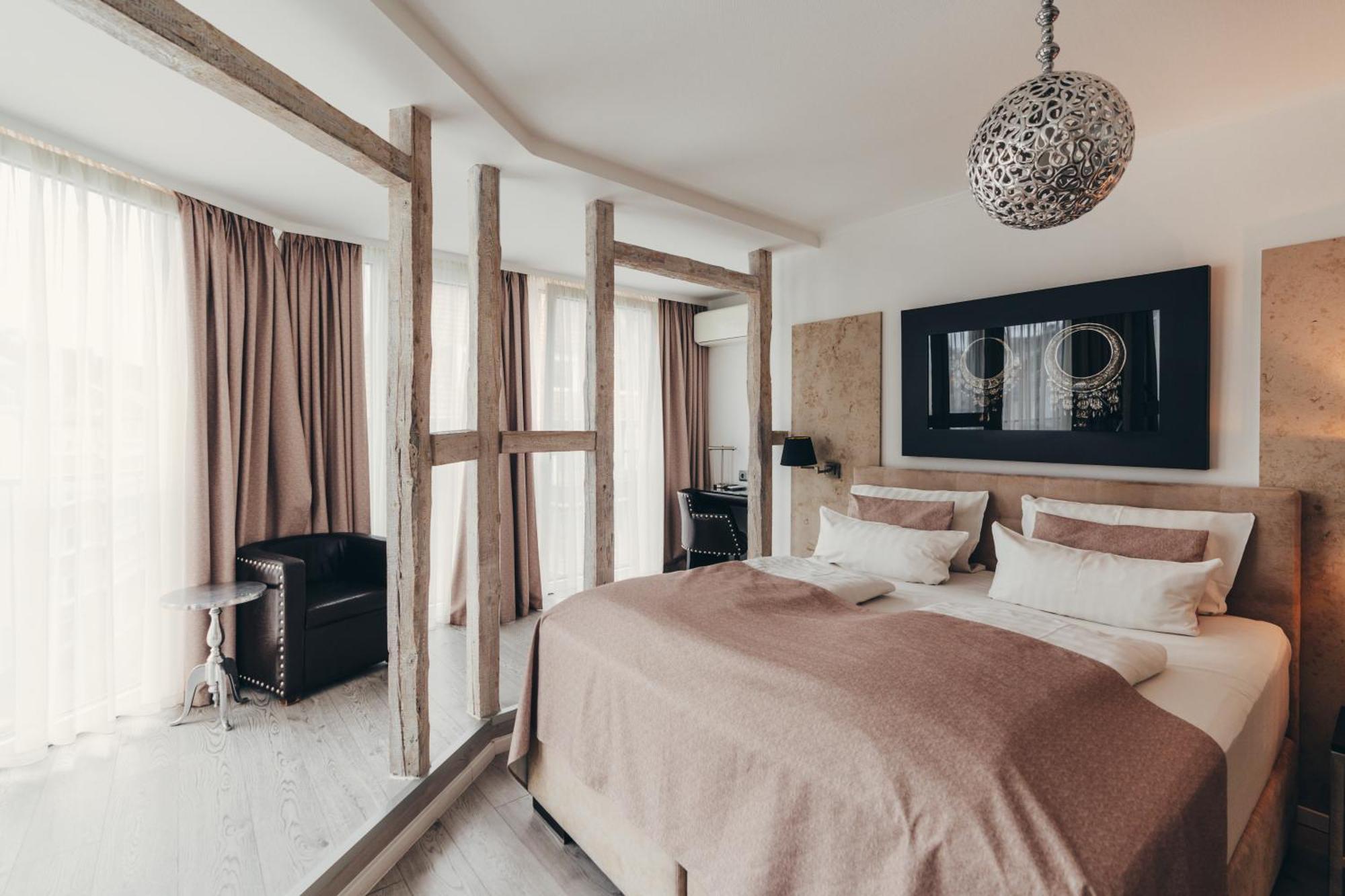 Large Double Room,1618264289:JPEG