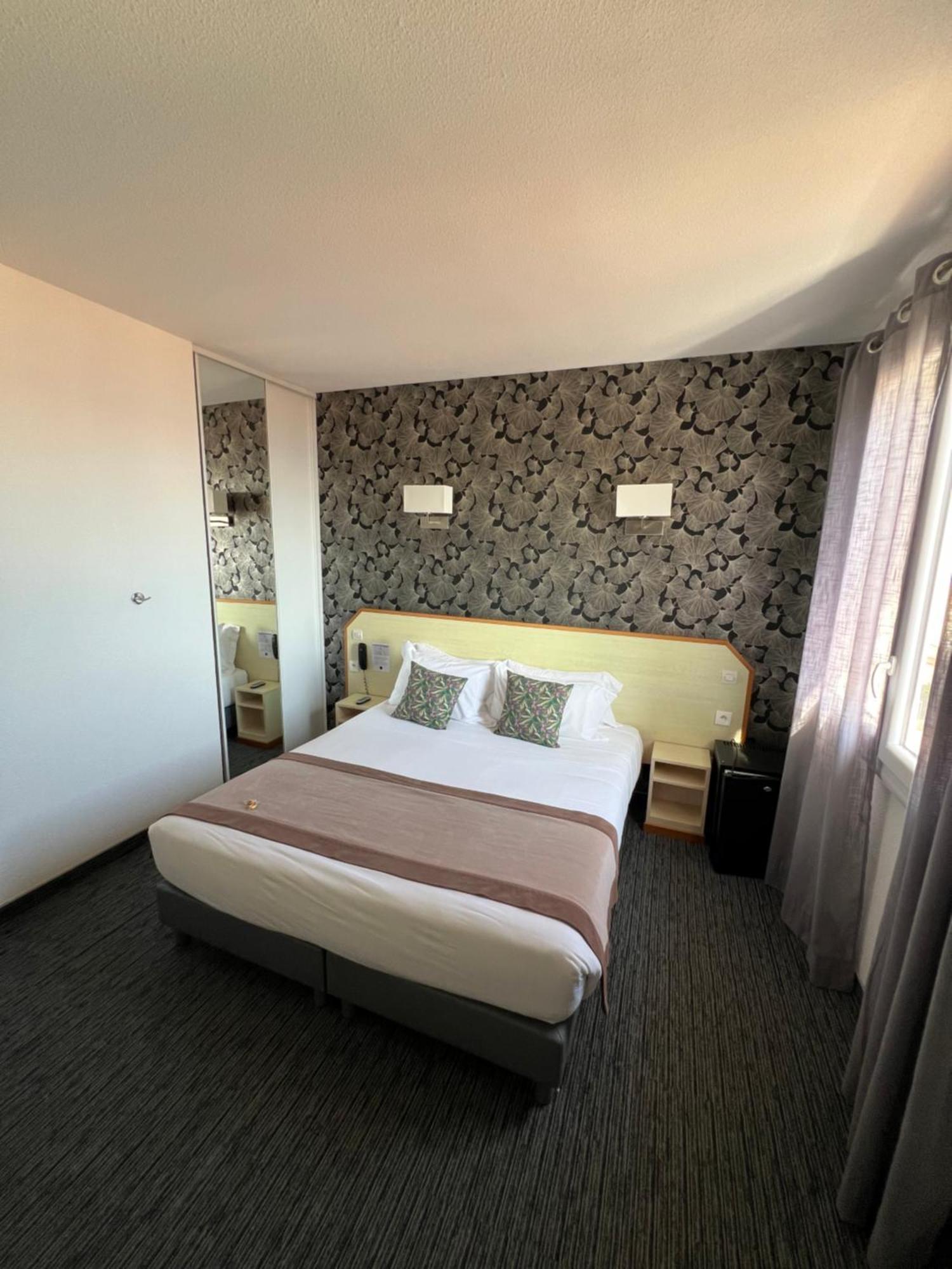 Standard Double or Twin Room Balcony