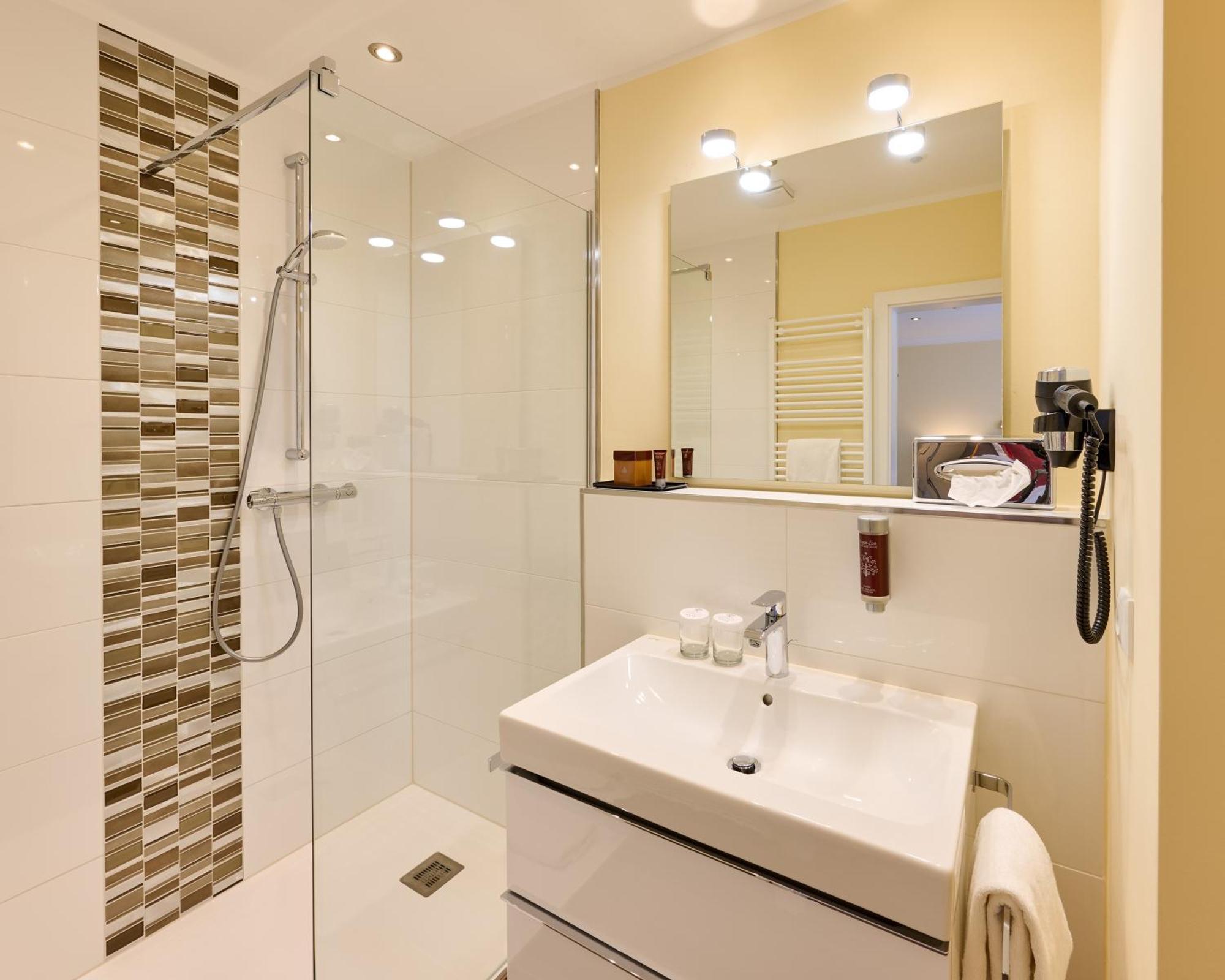 Double Room with Balcony,1618268195:JPEG