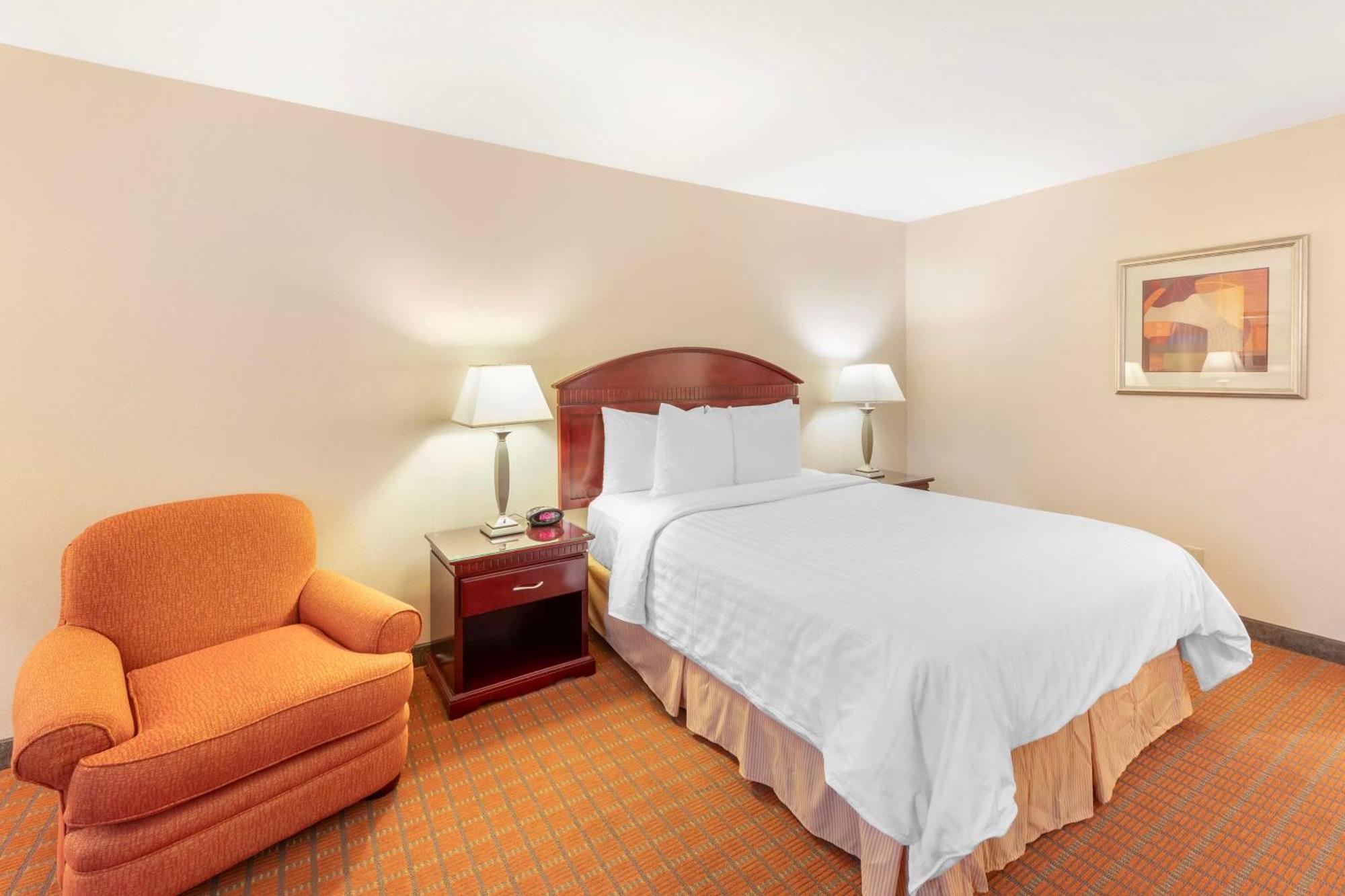 Queen Room One Queen Bed Non-Smoking