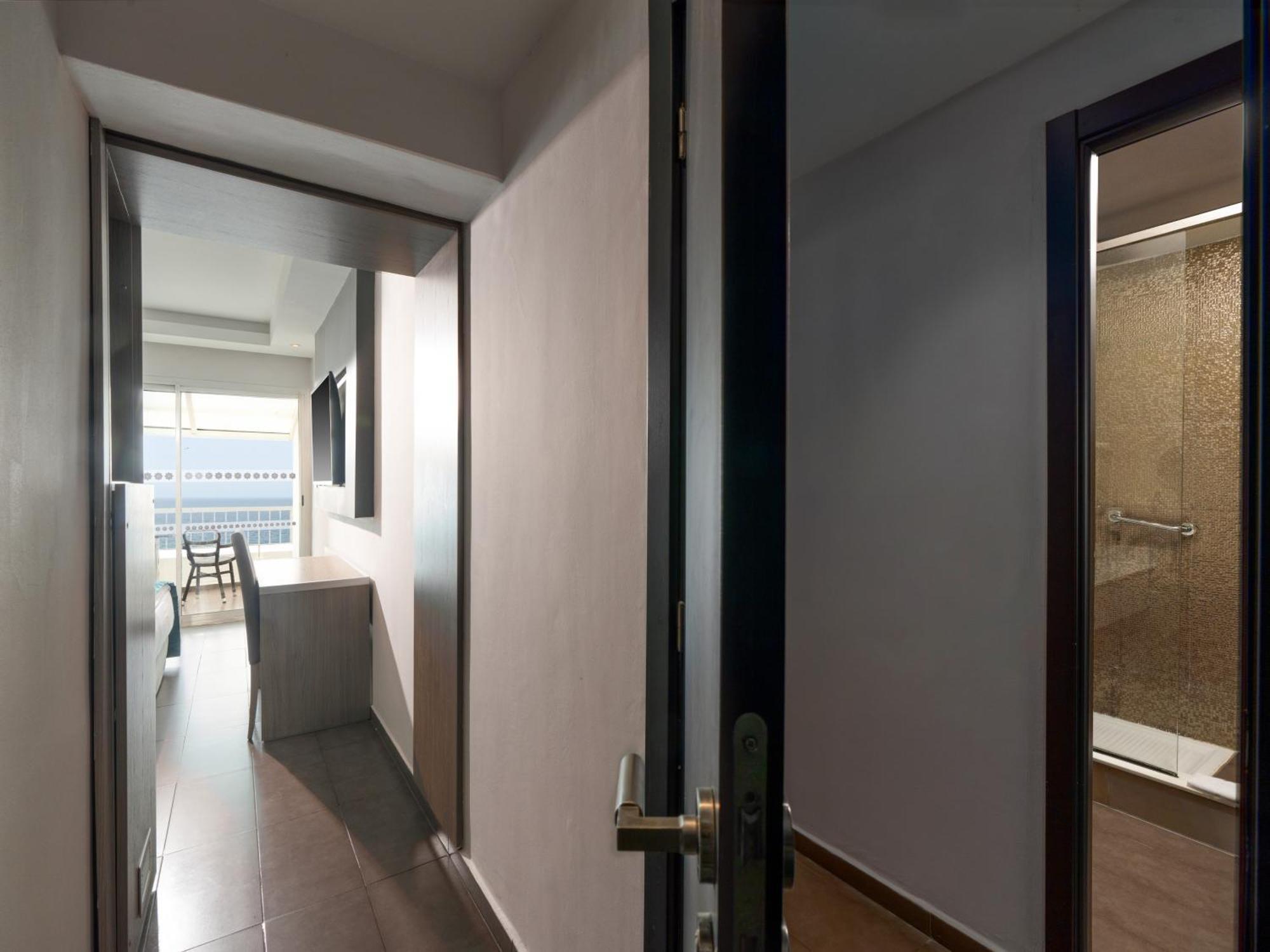 Chambre Familiale (2 Chambres Communicantes) - Vue sur Jardin