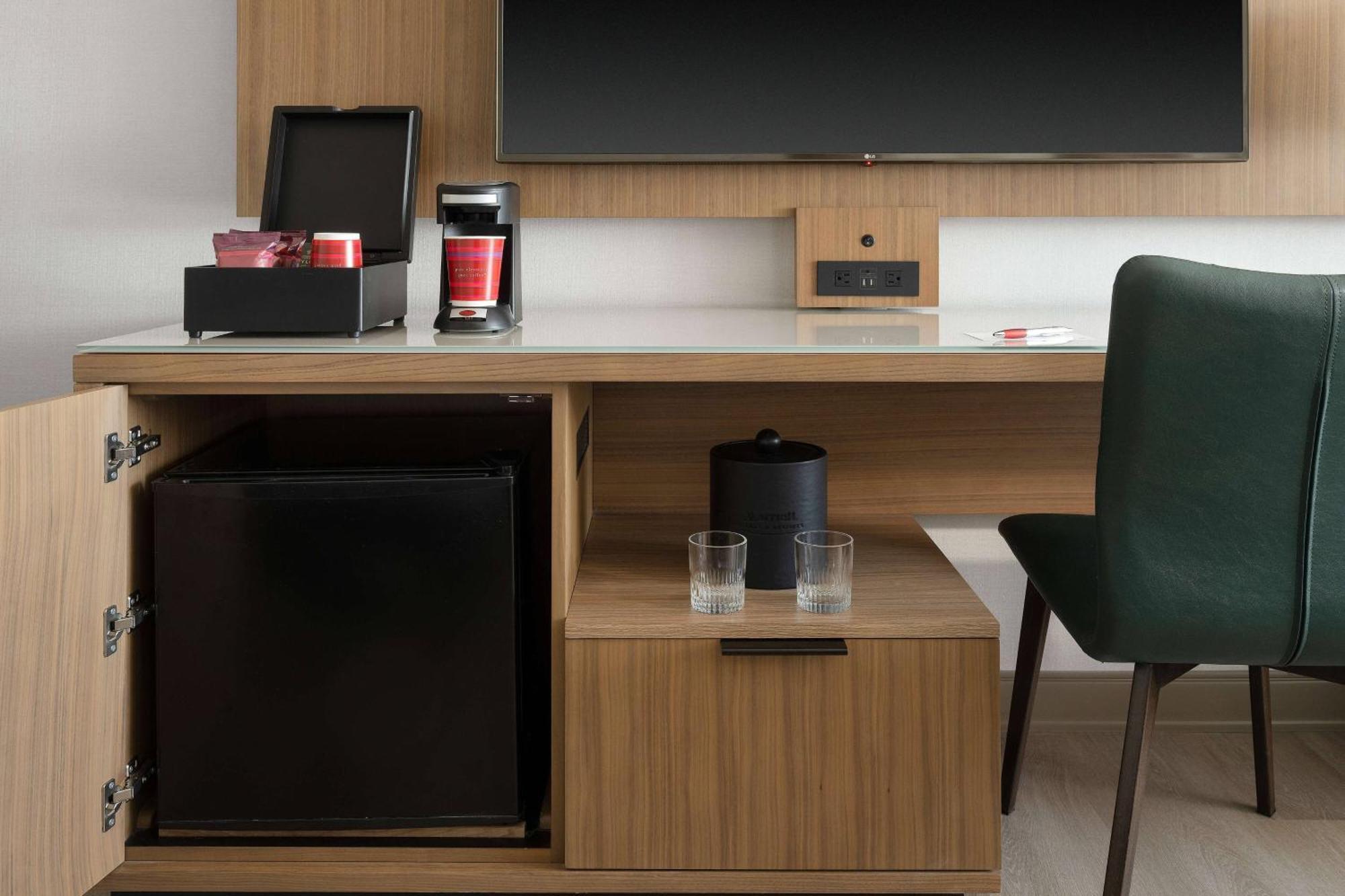 Queen Room with Two Queen Beds,1618277830:JPEG