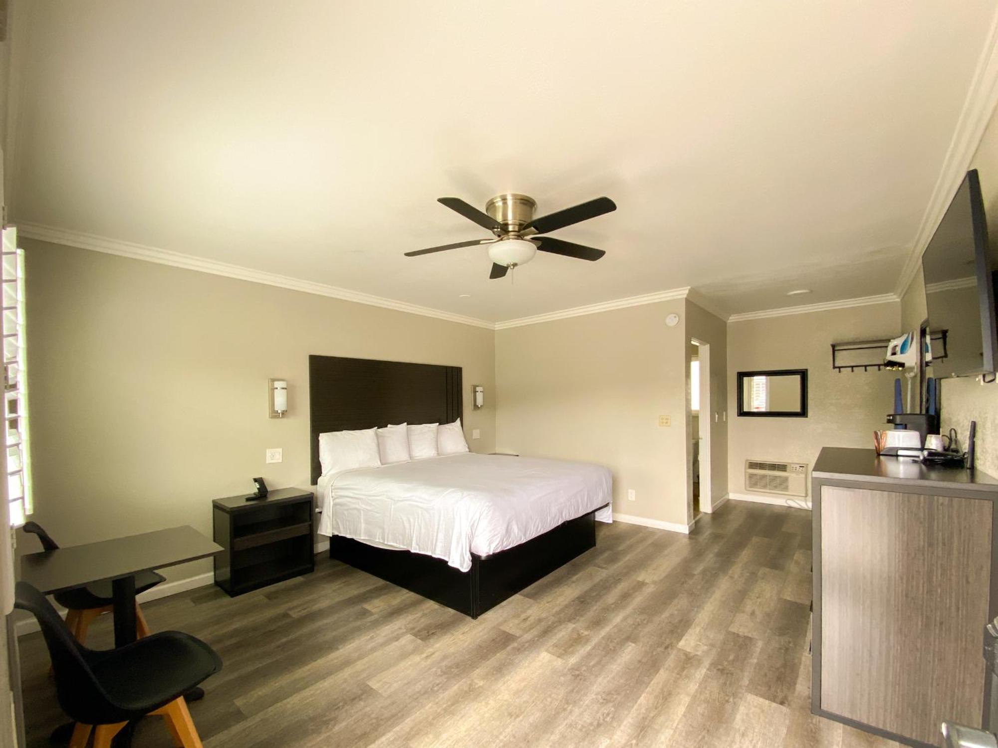 King Room Non-Smoking