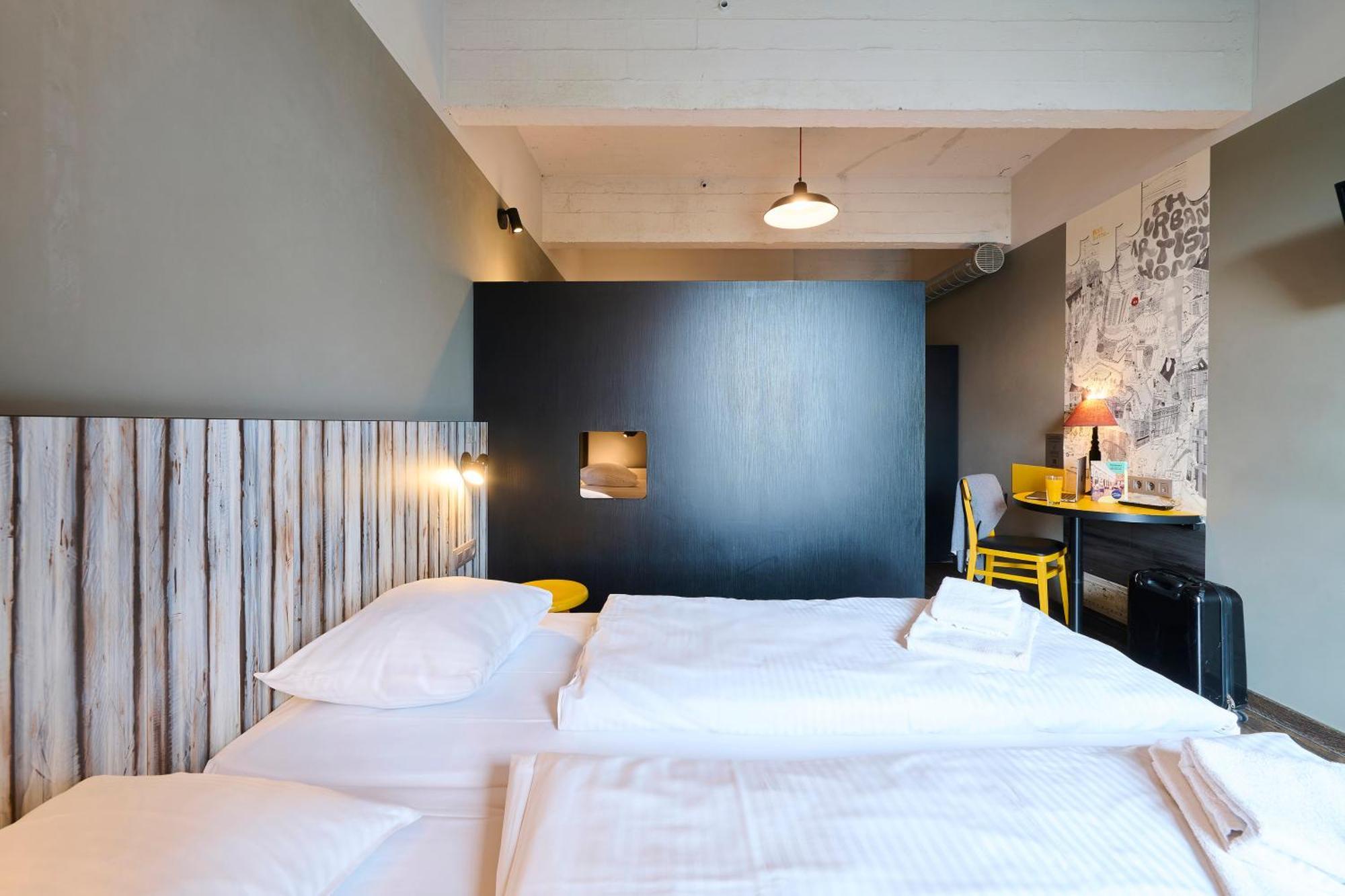5-Bed Room