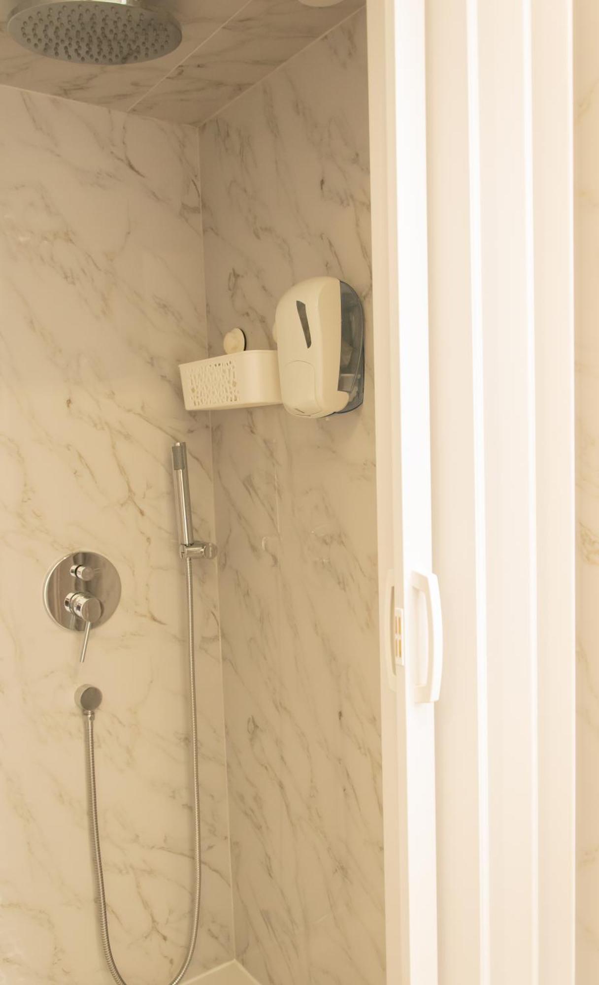 Twin Room Private Bathroom