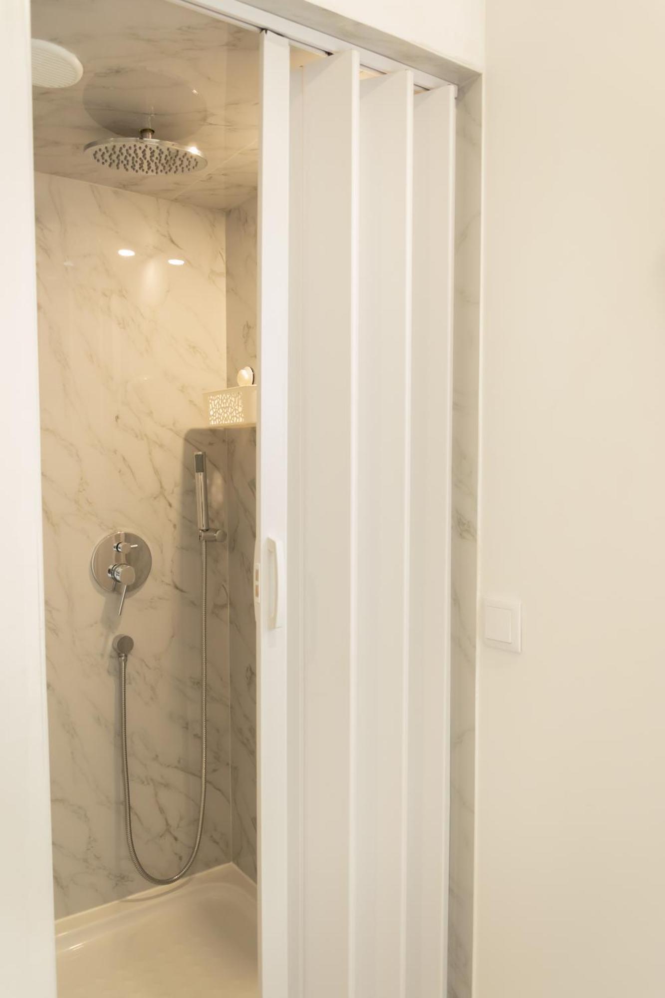 Twin Room Private Bathroom