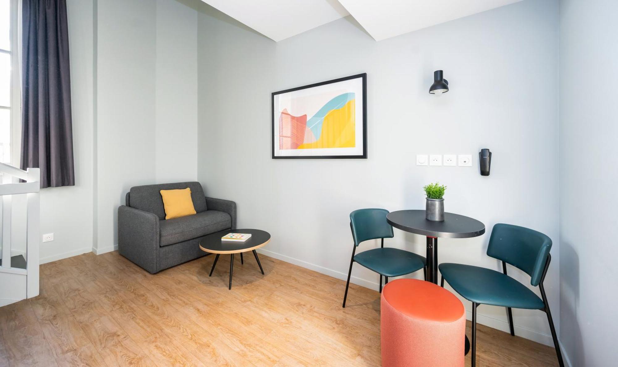 Studio Sleeps 3