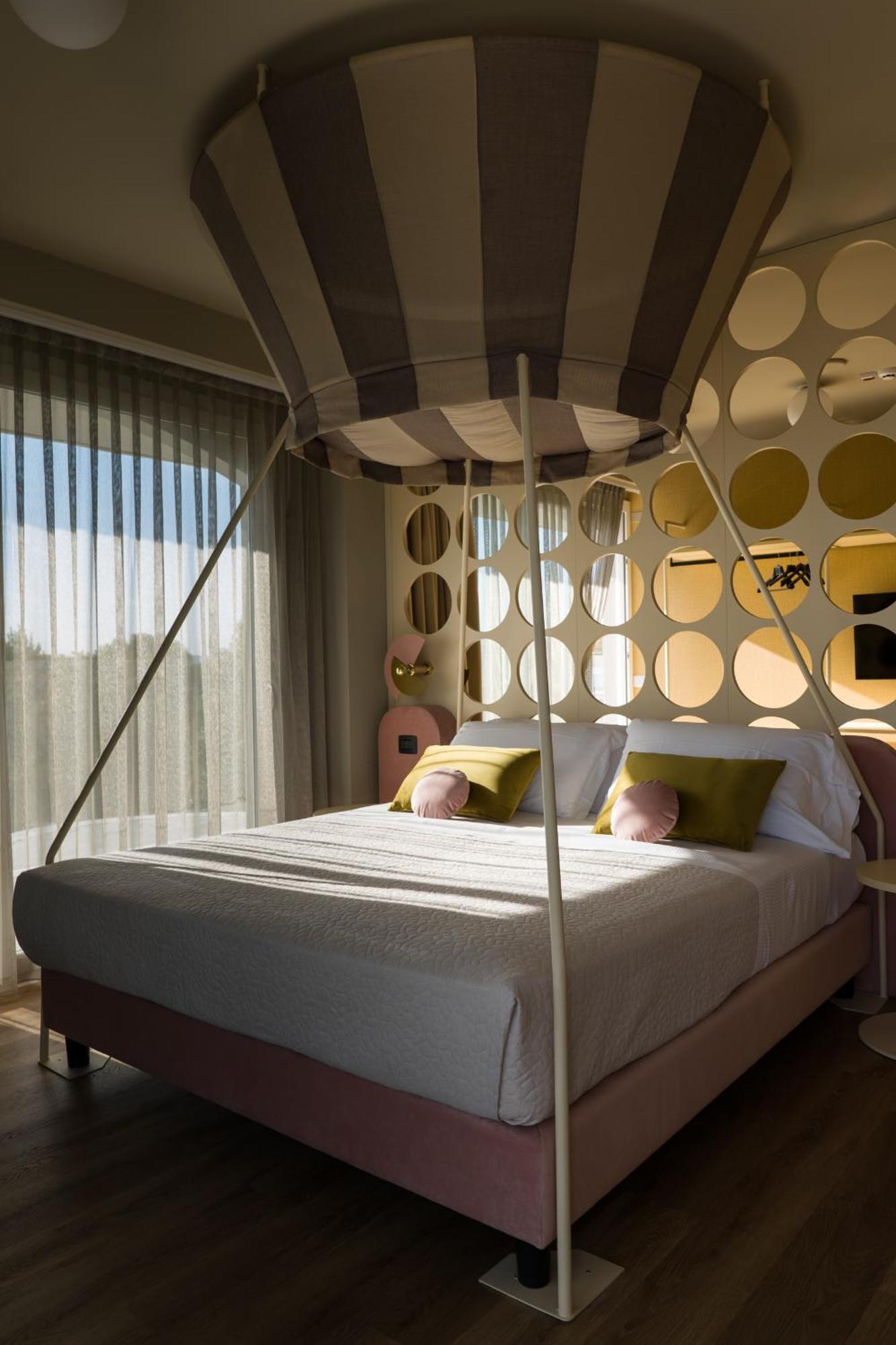 King Suite with Sea View,1618818923:JPEG