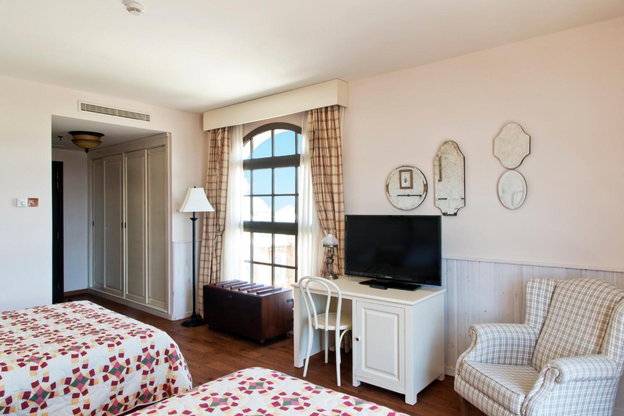 Standard Room Access to PortAventura Park 1 ticket to Ferrari Land