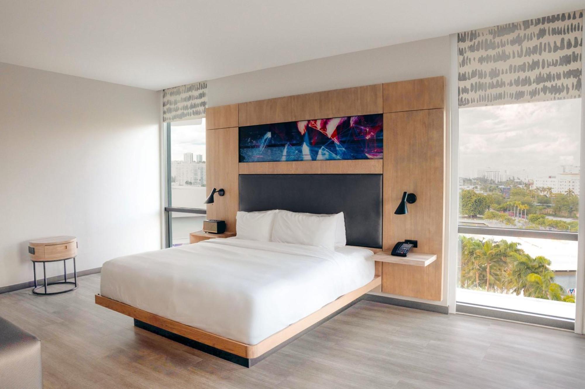 Aloft Suite 1 King Partial bay view