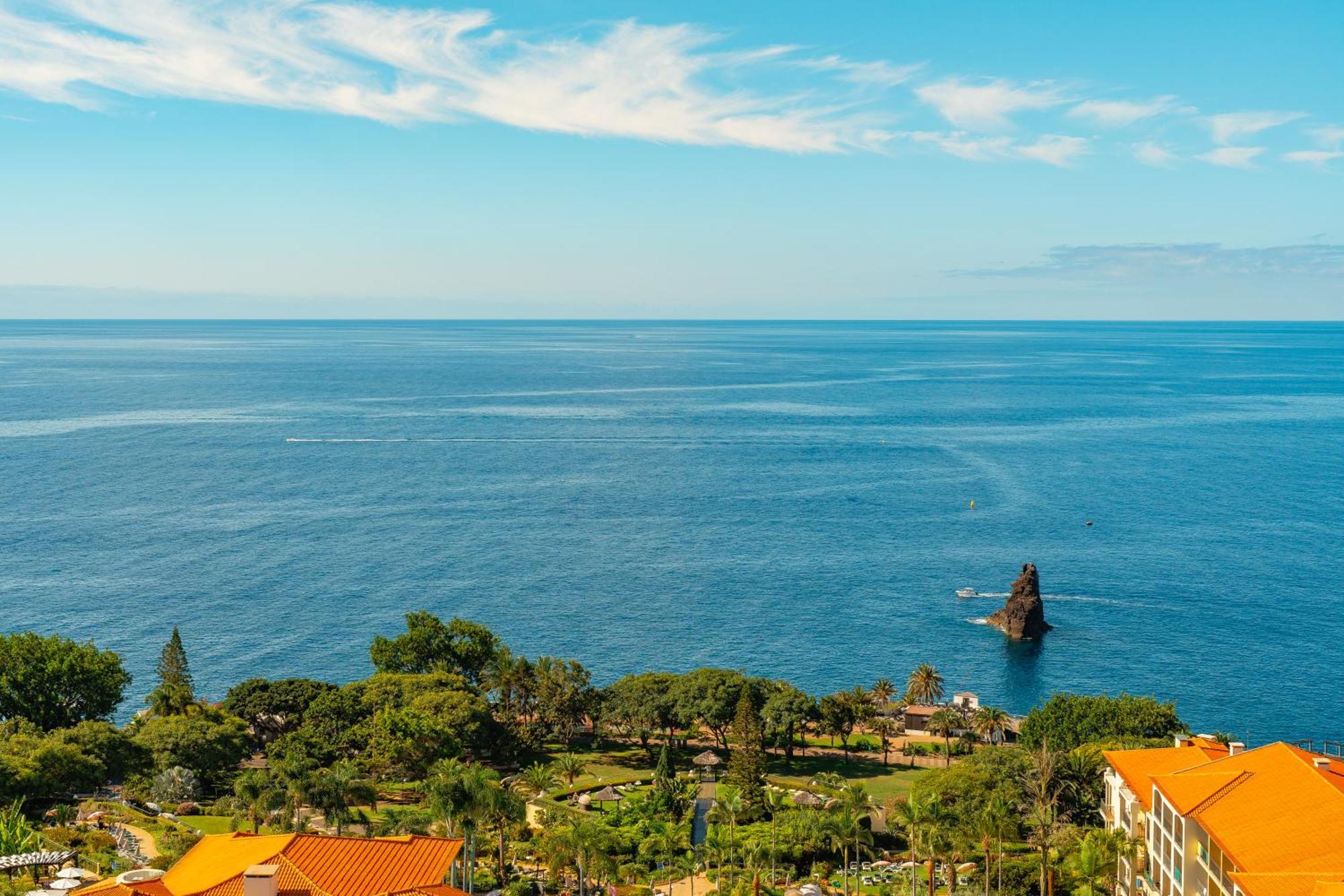 Quarto Duplo ou Twin Superior com Vista Mar (2 Adultos + 1 Criança)