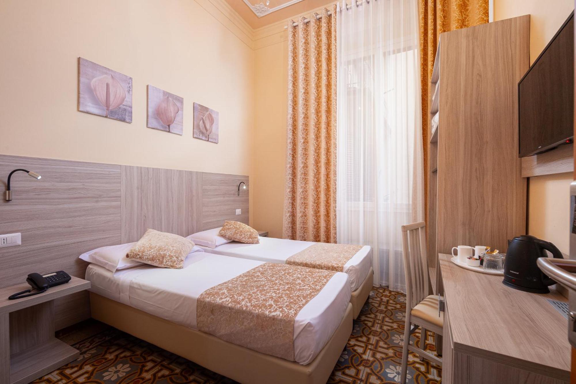 Quarto com Cama de Casal ou 2 de Solteiro