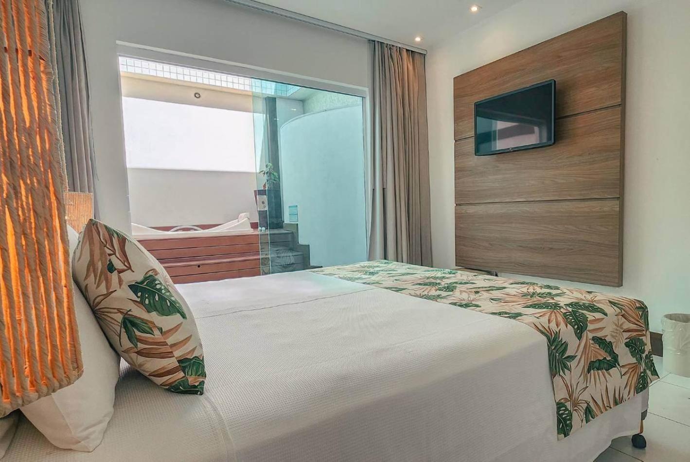 Queen Suite Spa Bath