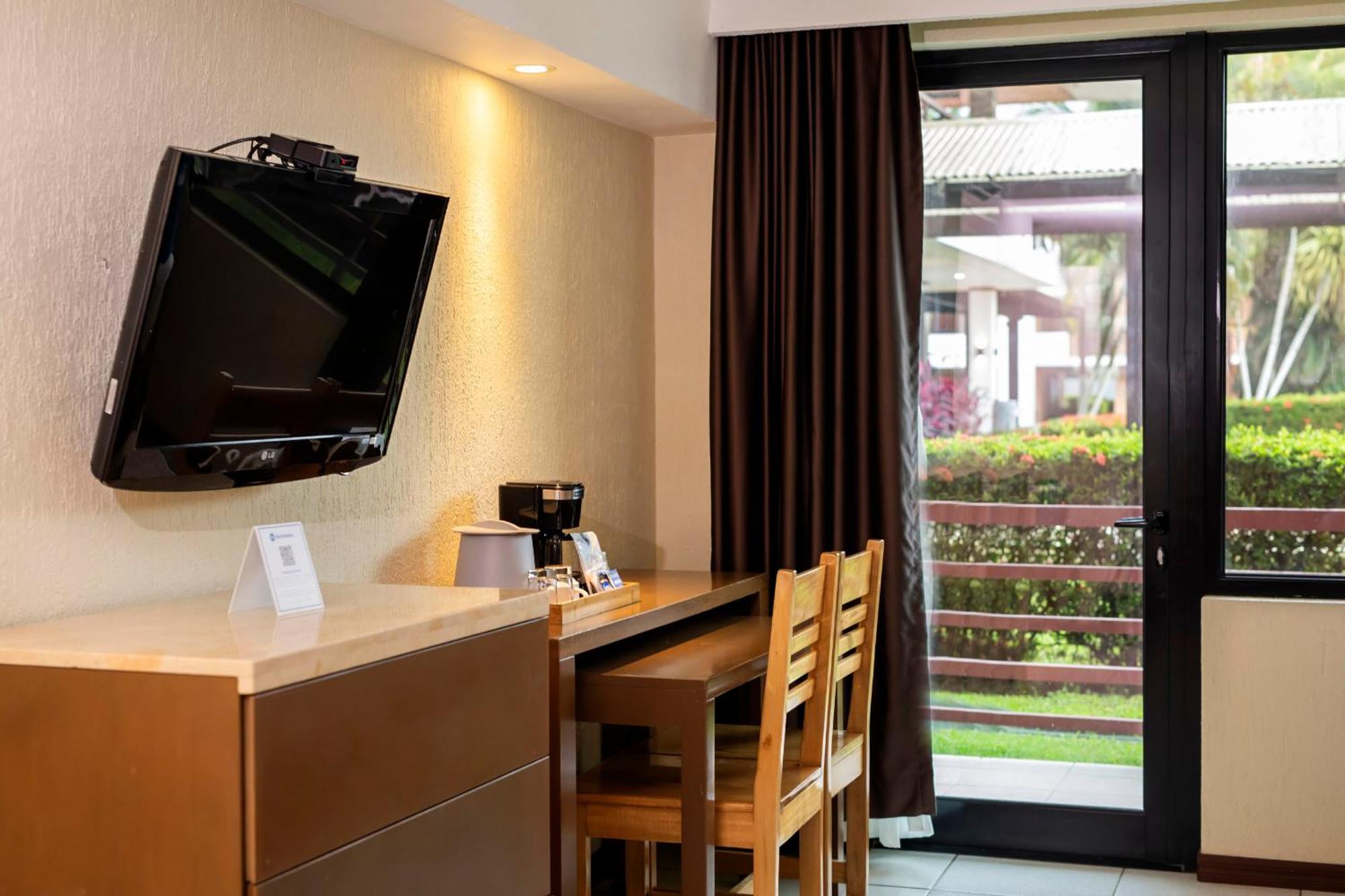 Double Room Two Double Beds Balcony Garden View Non-Smoking