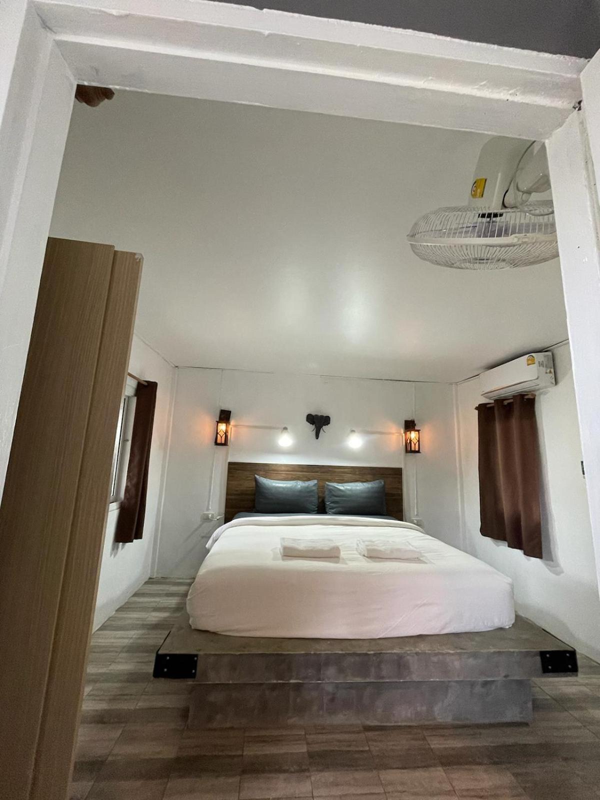 Double or Twin Room Partial Sea View