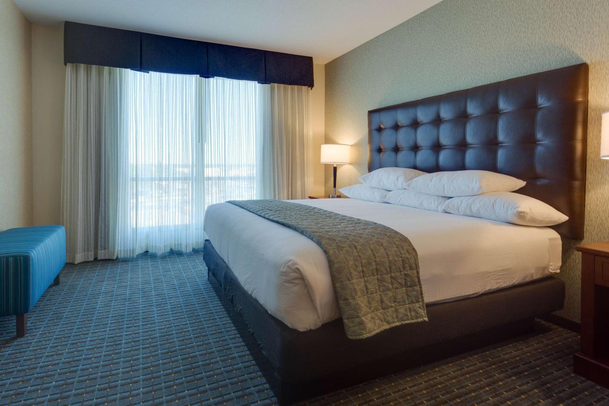 Deluxe Room,1619203584:JPEG