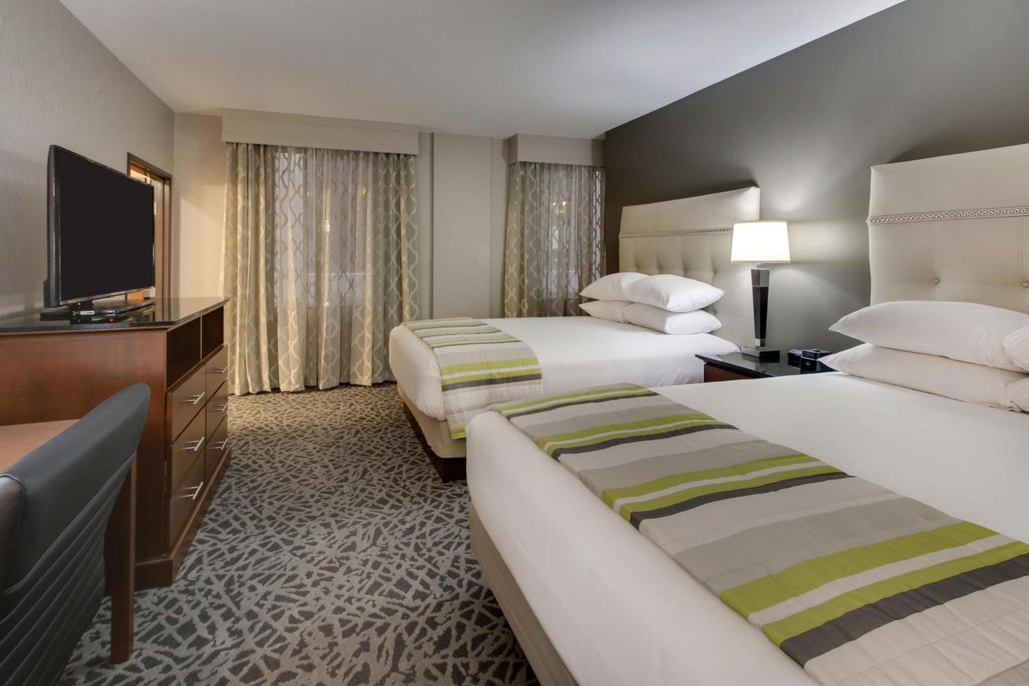 Deluxe Queen Room with Two Queen Beds,1619219483:JPEG