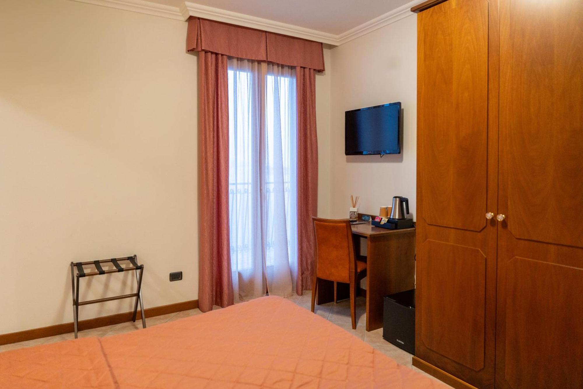 Double Room Balcony Lake View