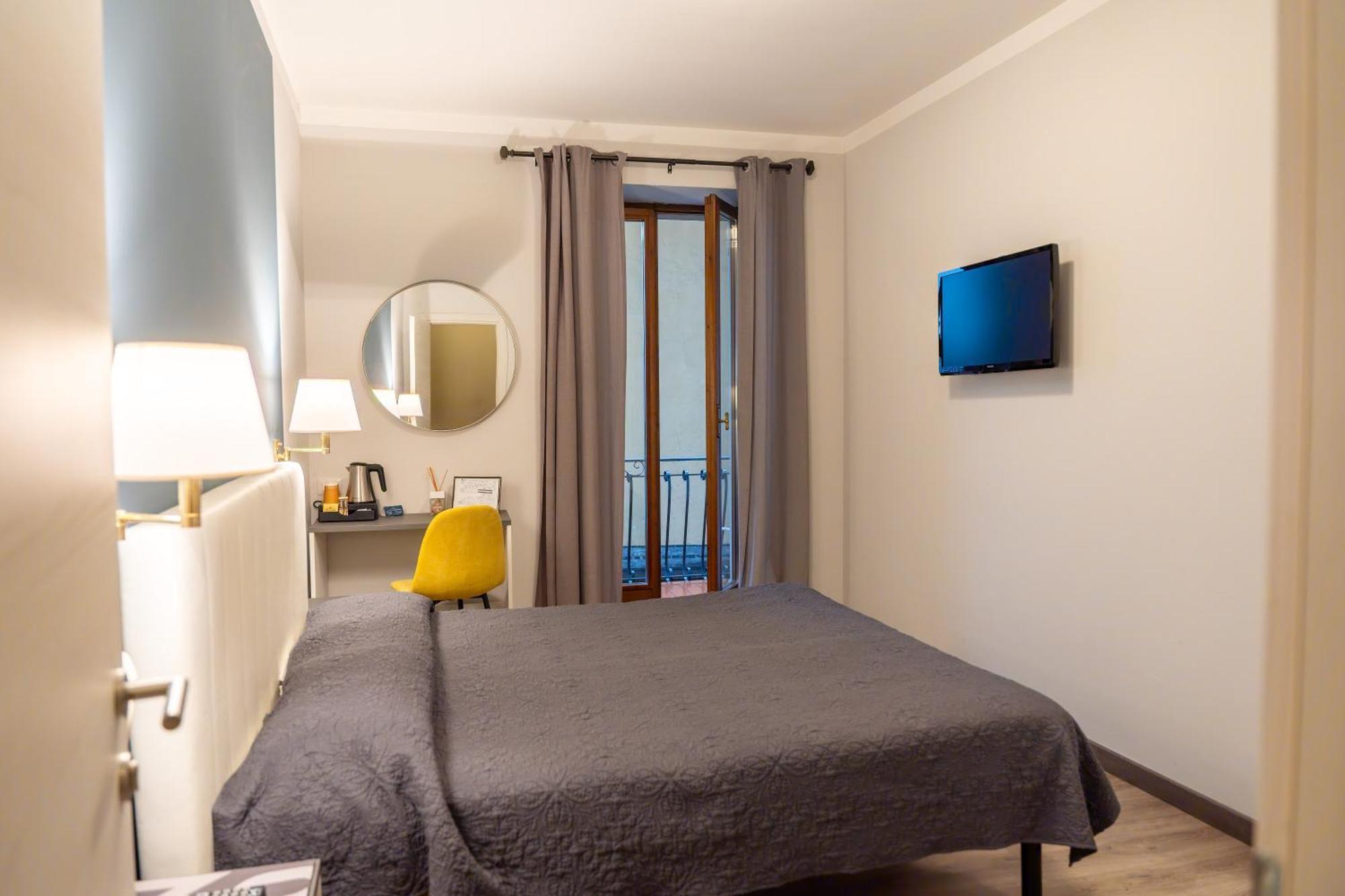 Double Room Balcony Lake View