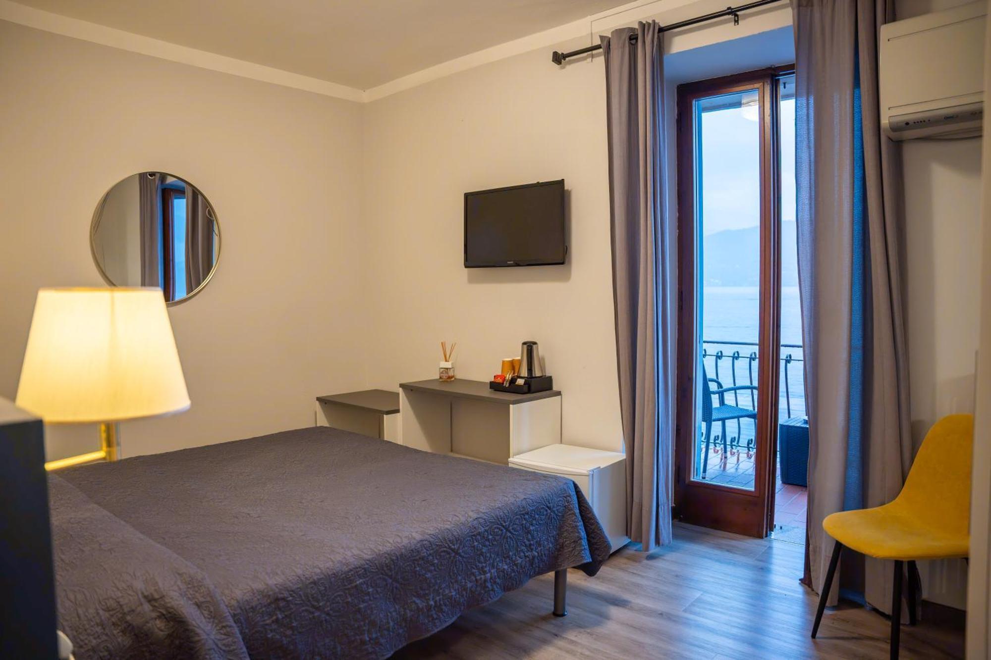 Double Room Balcony Lake View