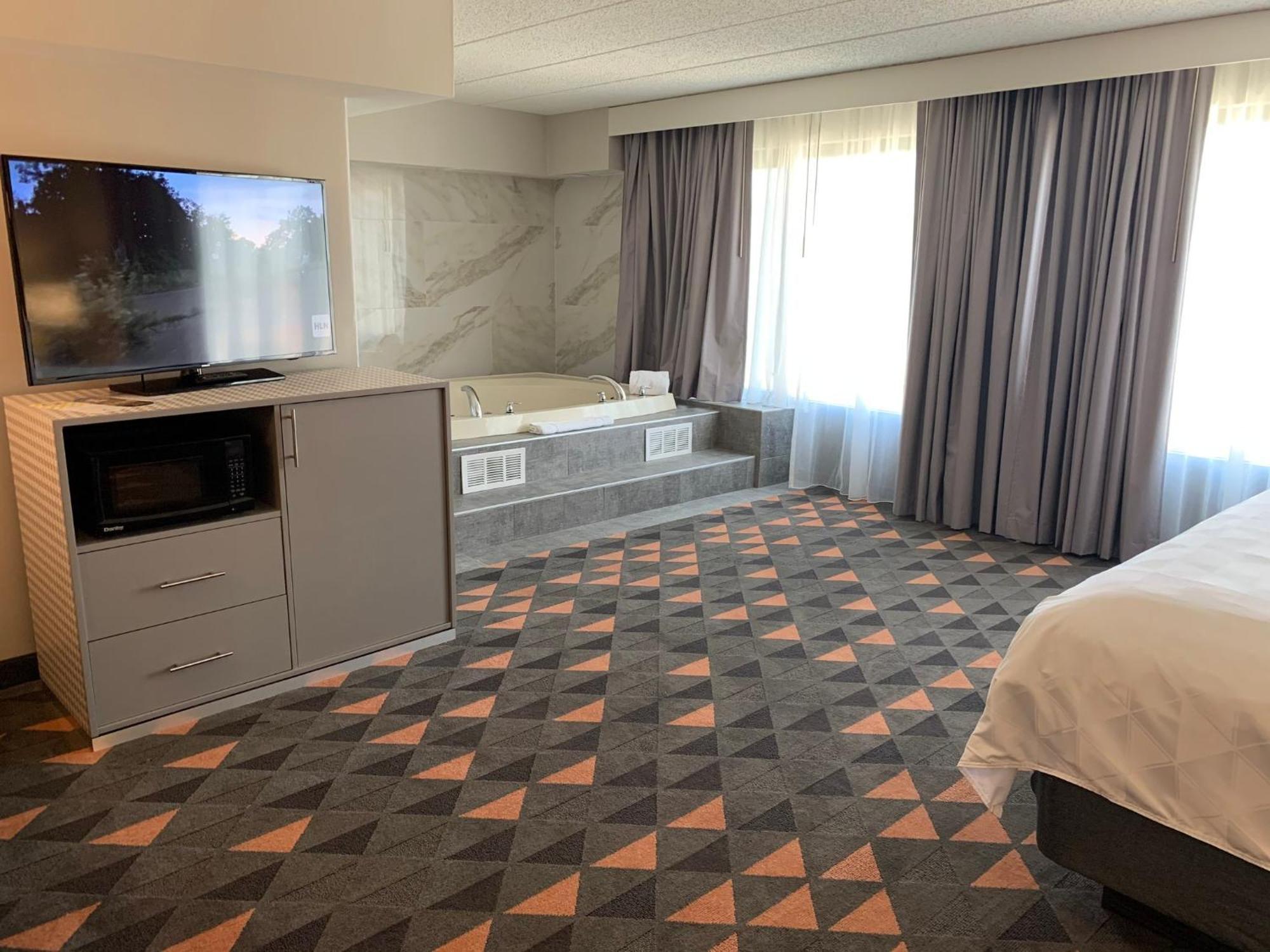 King Room Jetted Tub