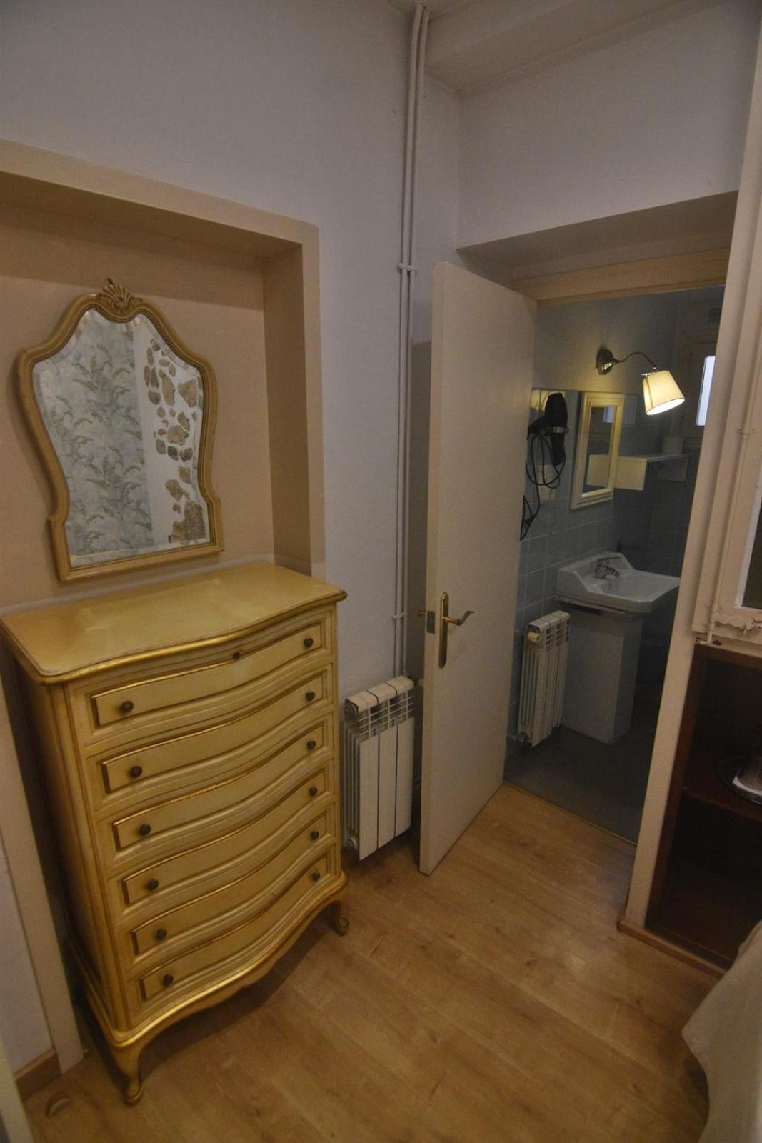 Single Room Shower