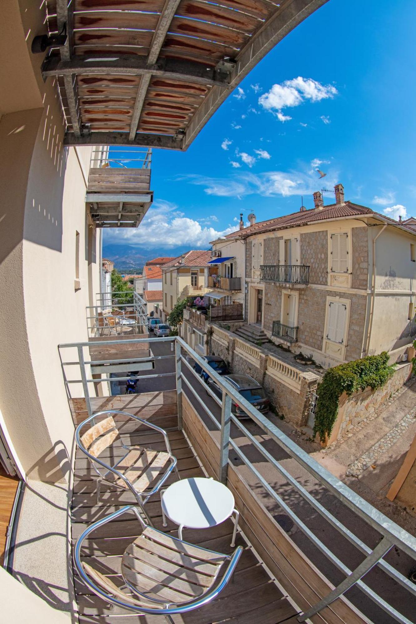 Small twin Room Balcony