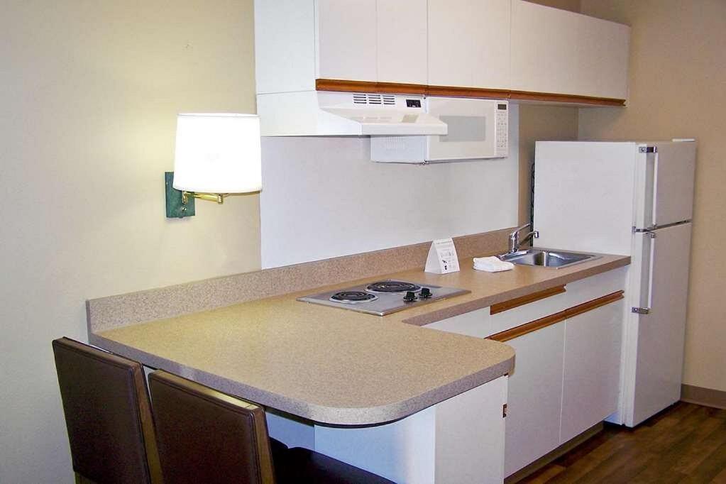 Efficiency Queen Suite Disability Access or Non Smoking