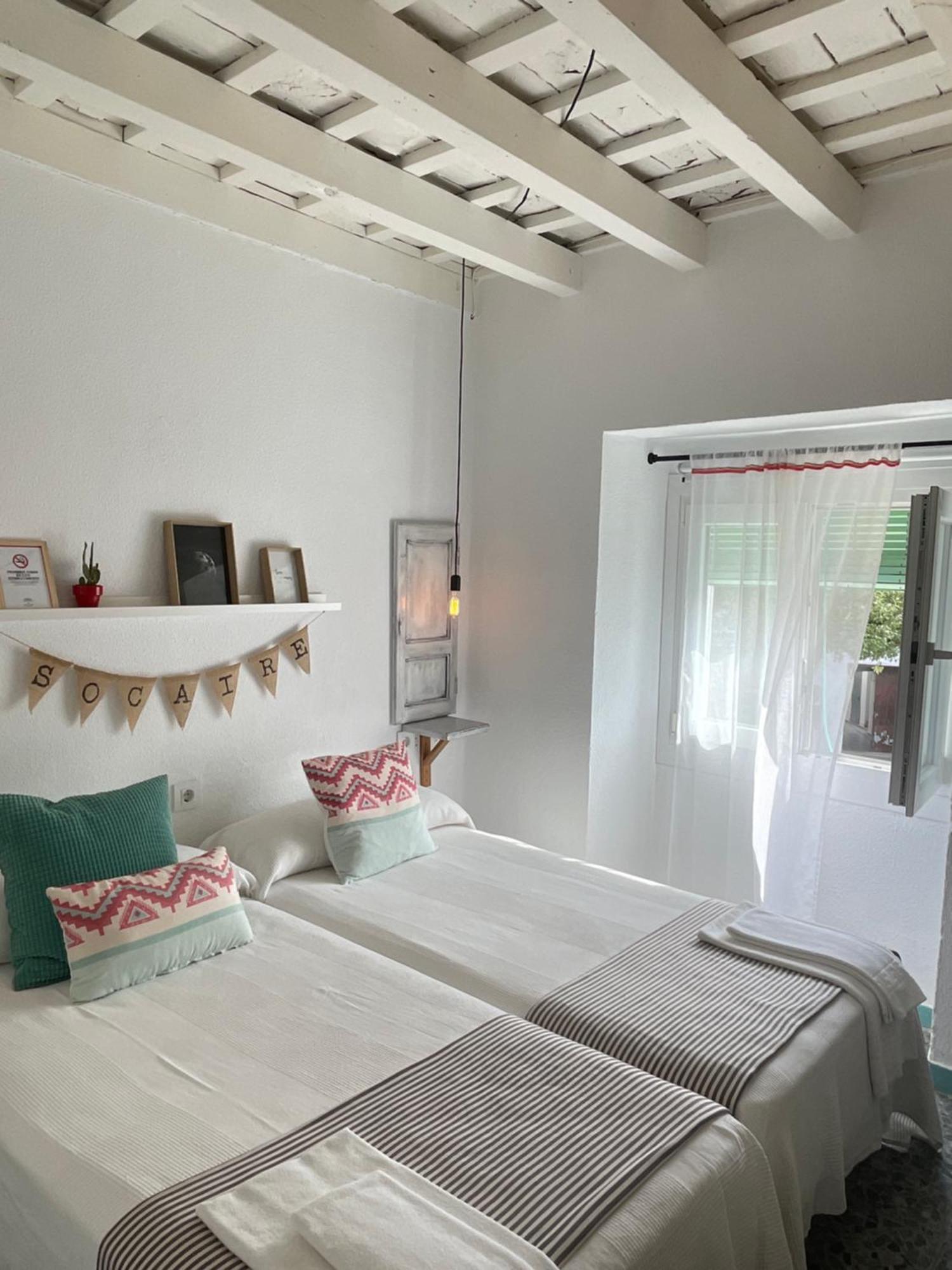 Twin Room Private External Bathroom