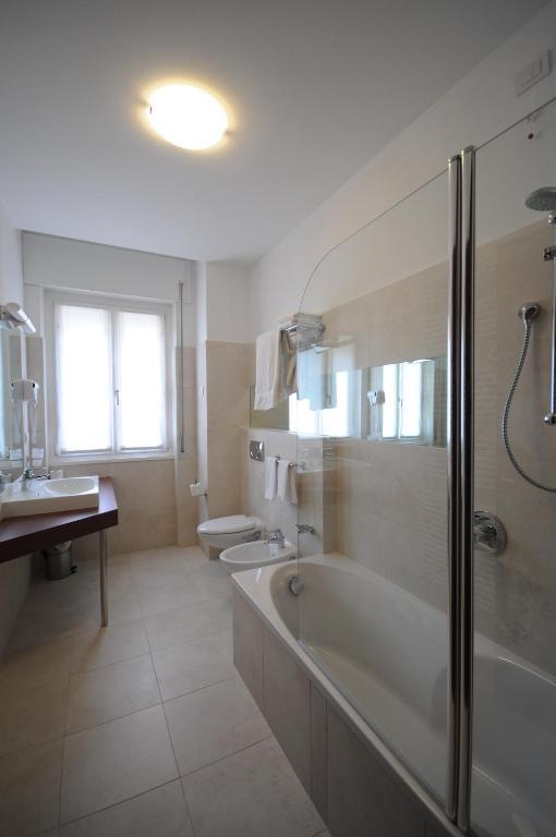 Double or Twin Room,16266290:JPEG