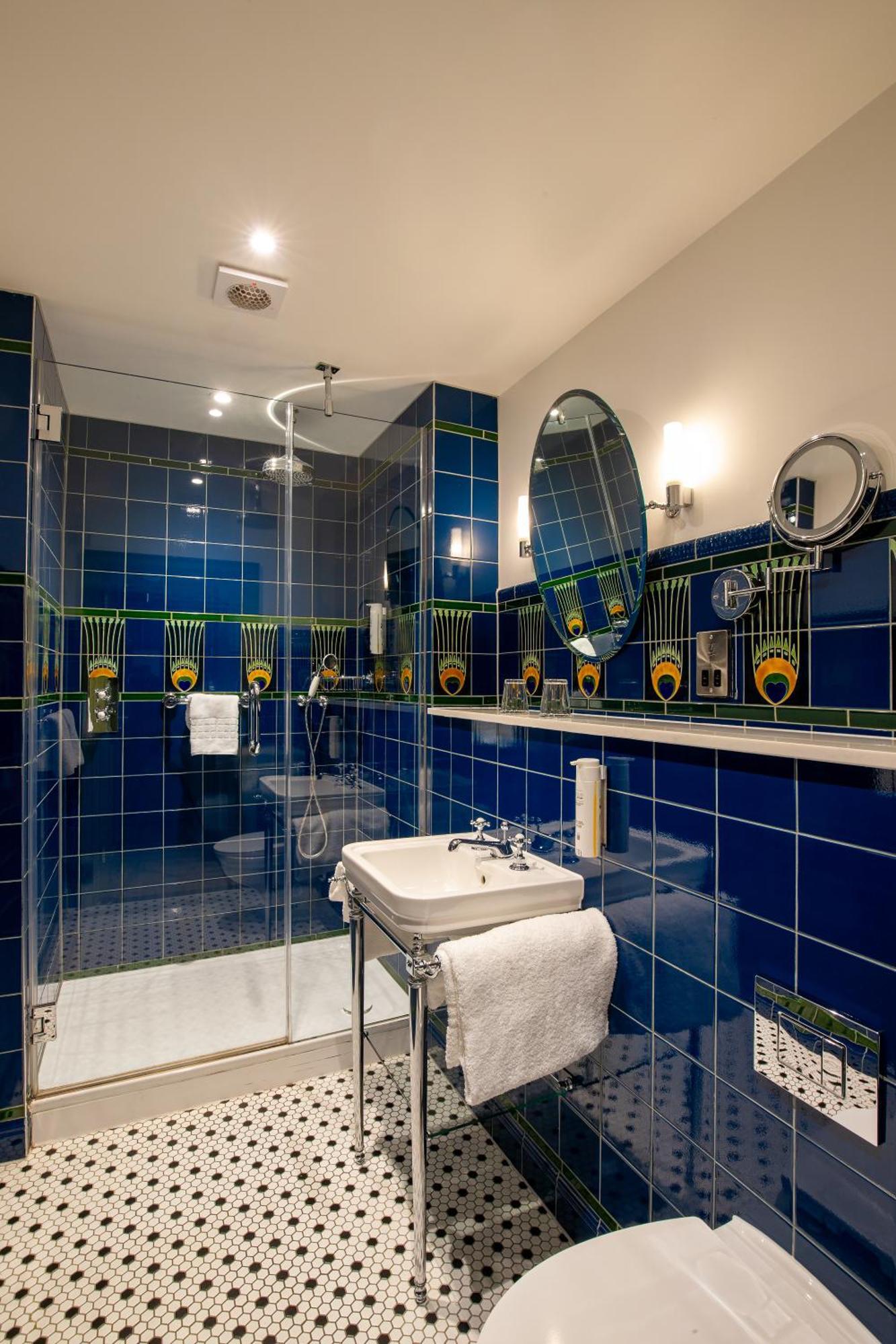 George Walton Deluxe King Room