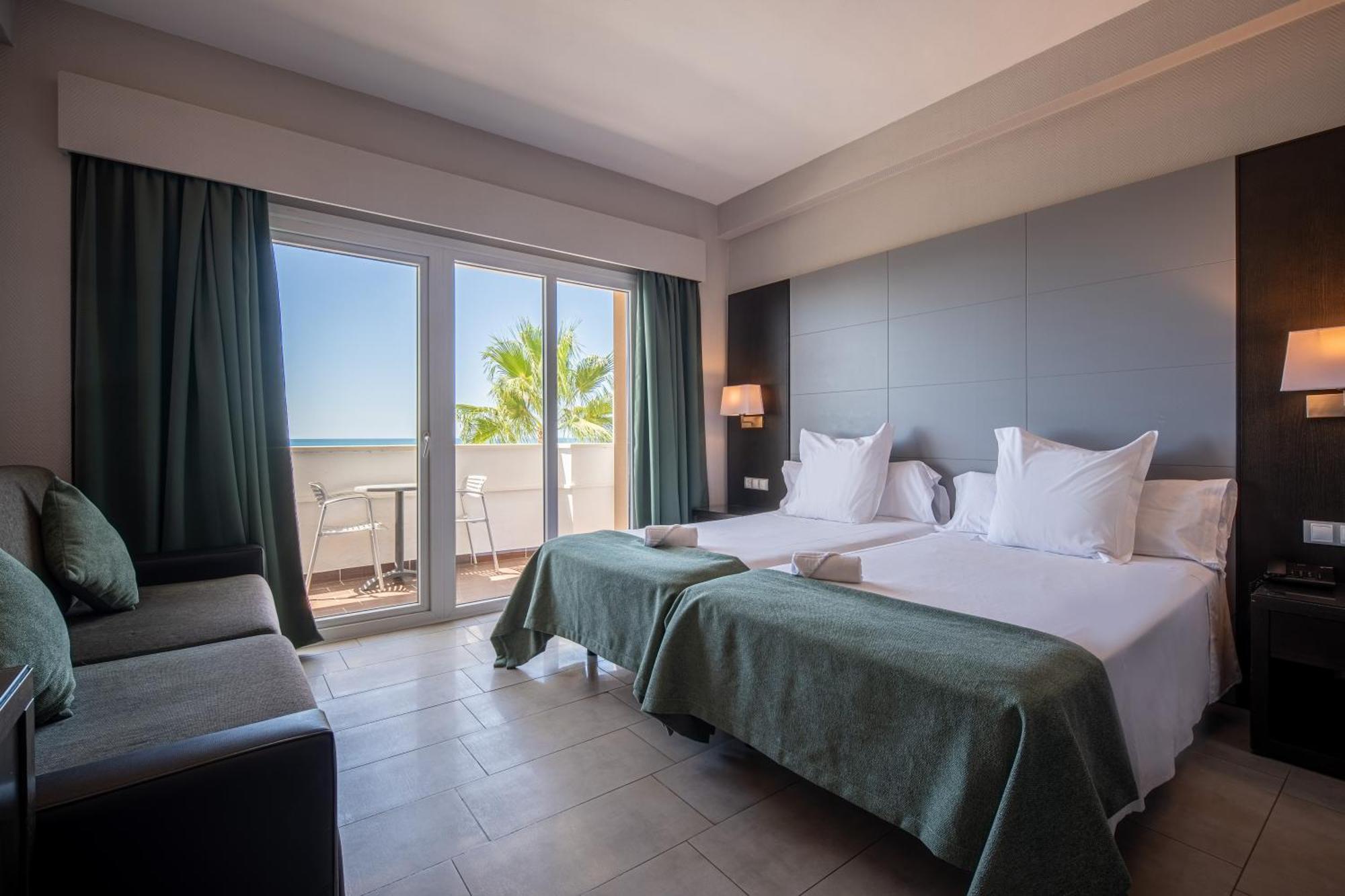 Twin Room Pool View