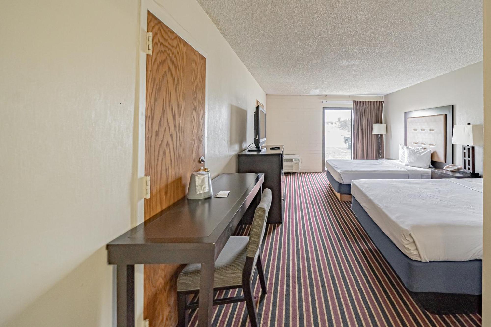 Queen Room Two Queen Beds Non-Smoking