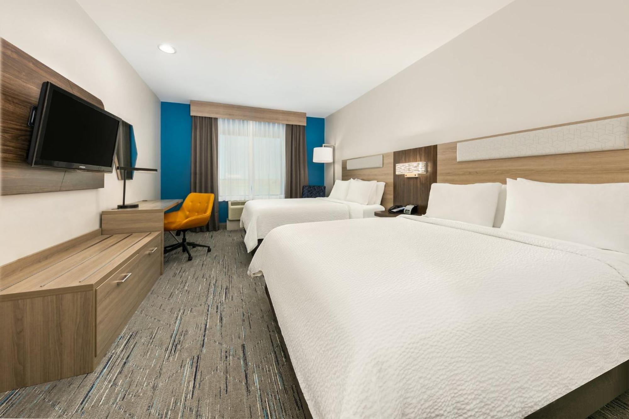Standard Room with Two Queen Beds