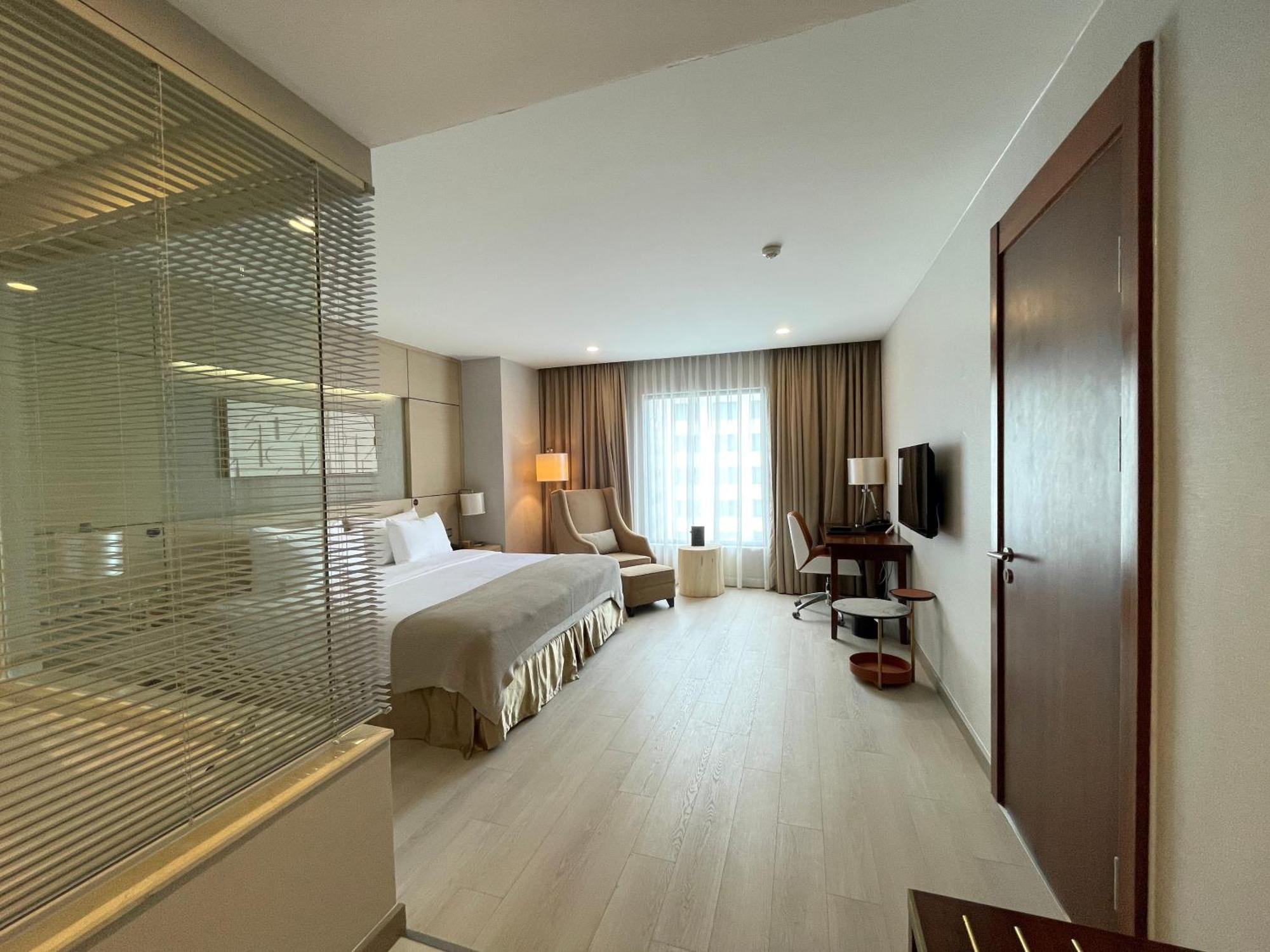 Superior King Room