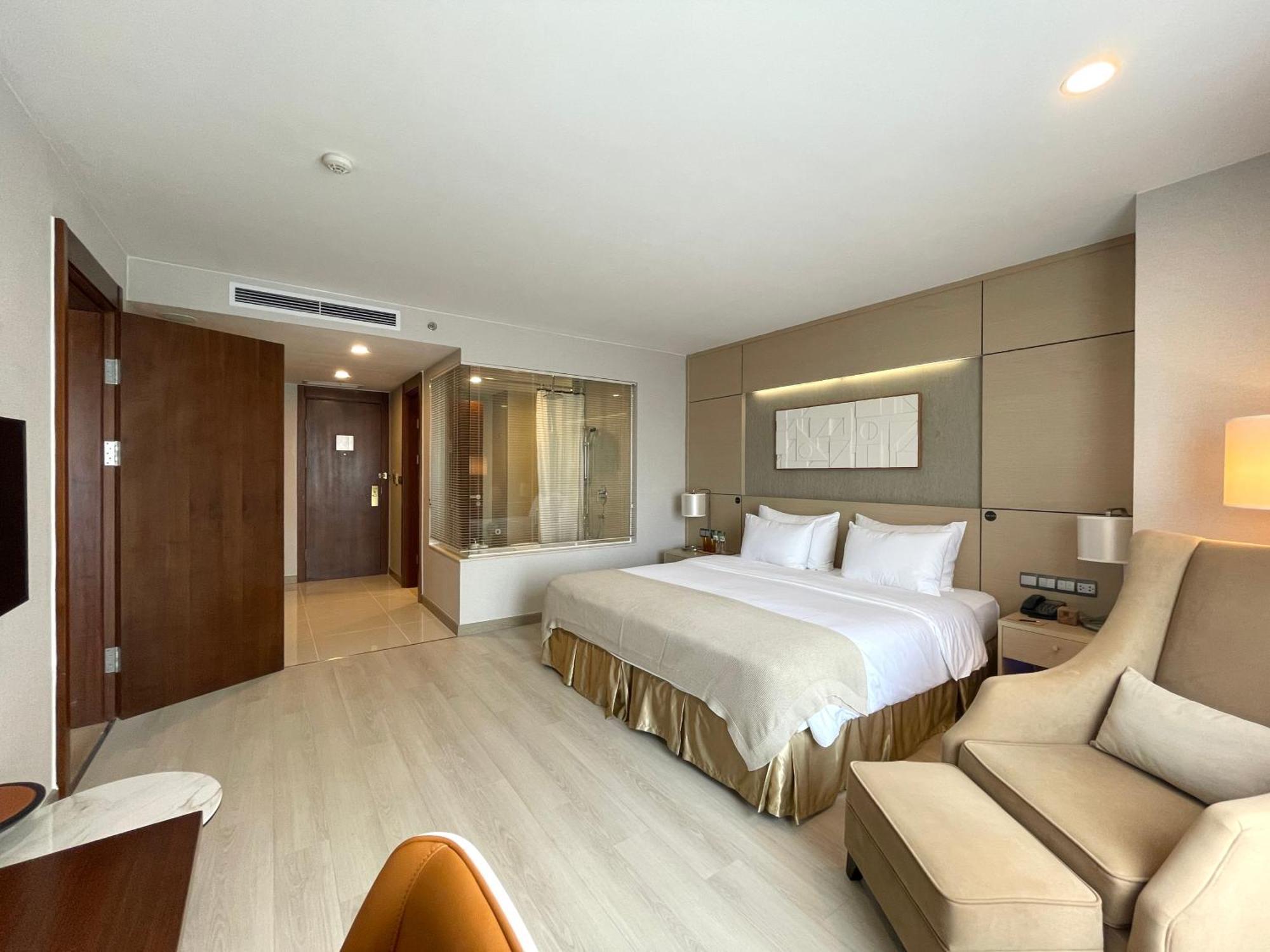 Superior King Room