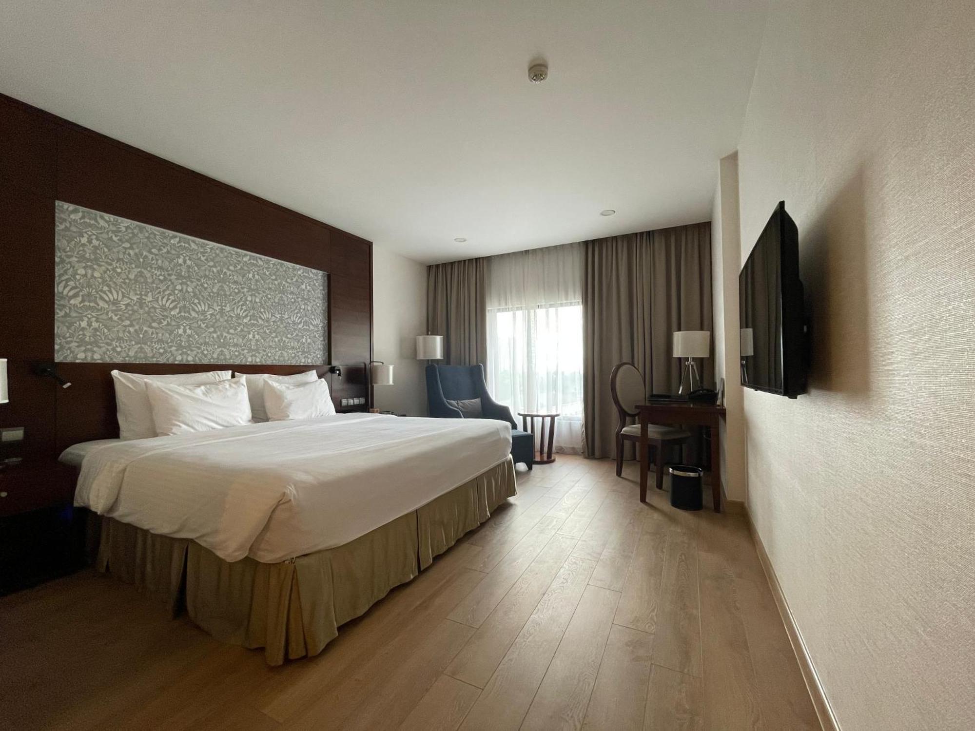 Standard King Room