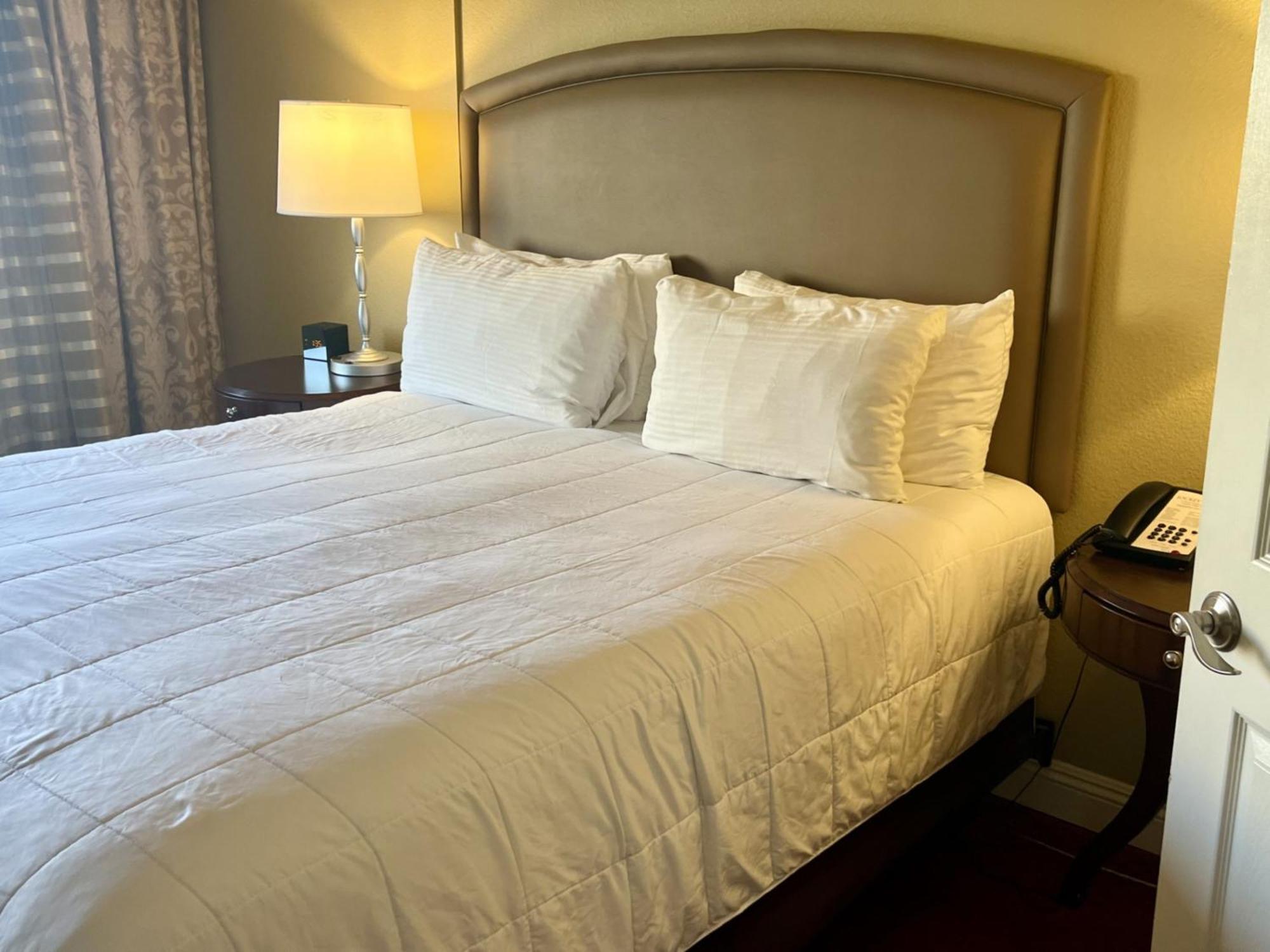 One-Bedroom Apartment NO RESORT FEE