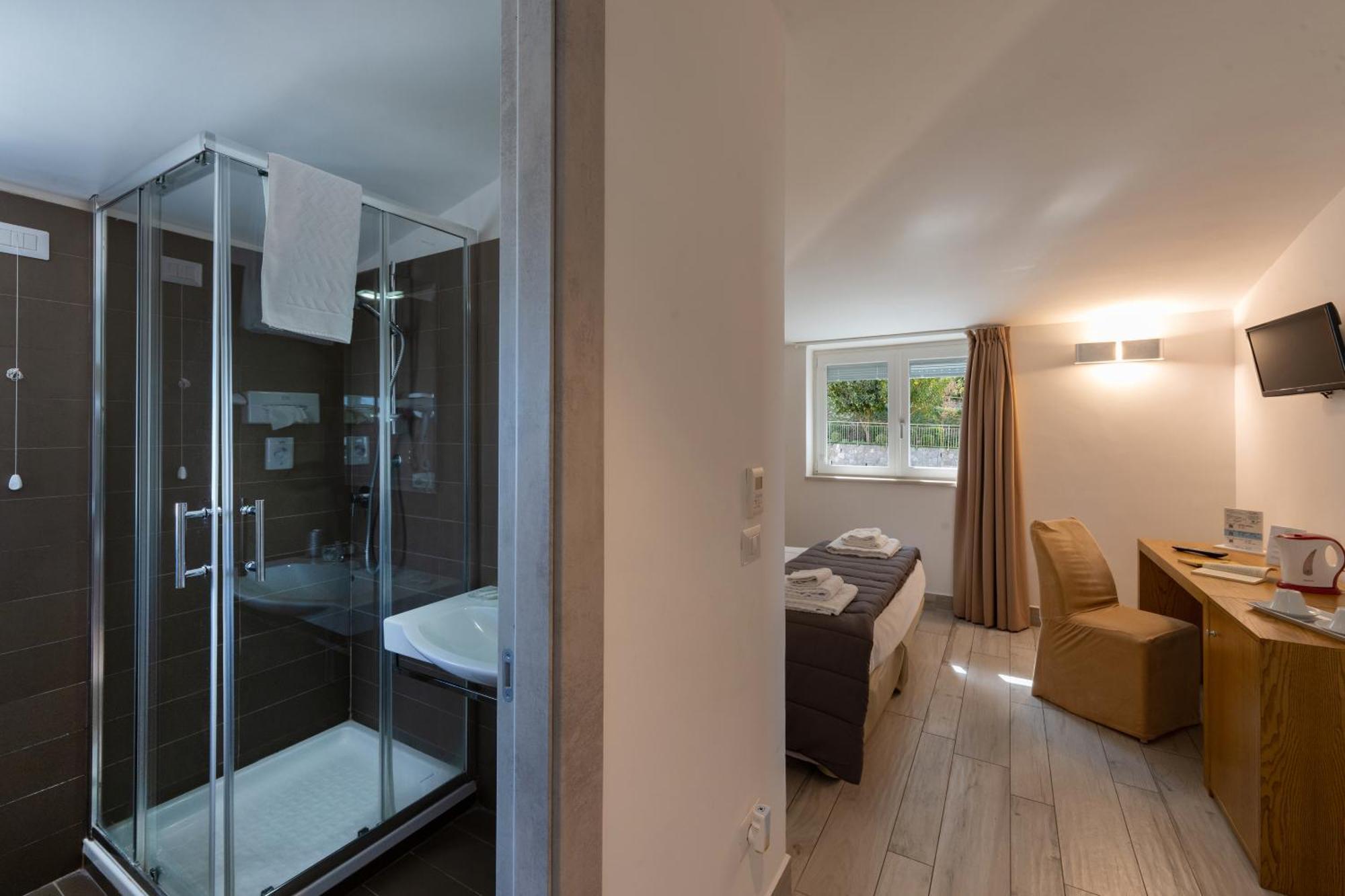 Double Room Garden View