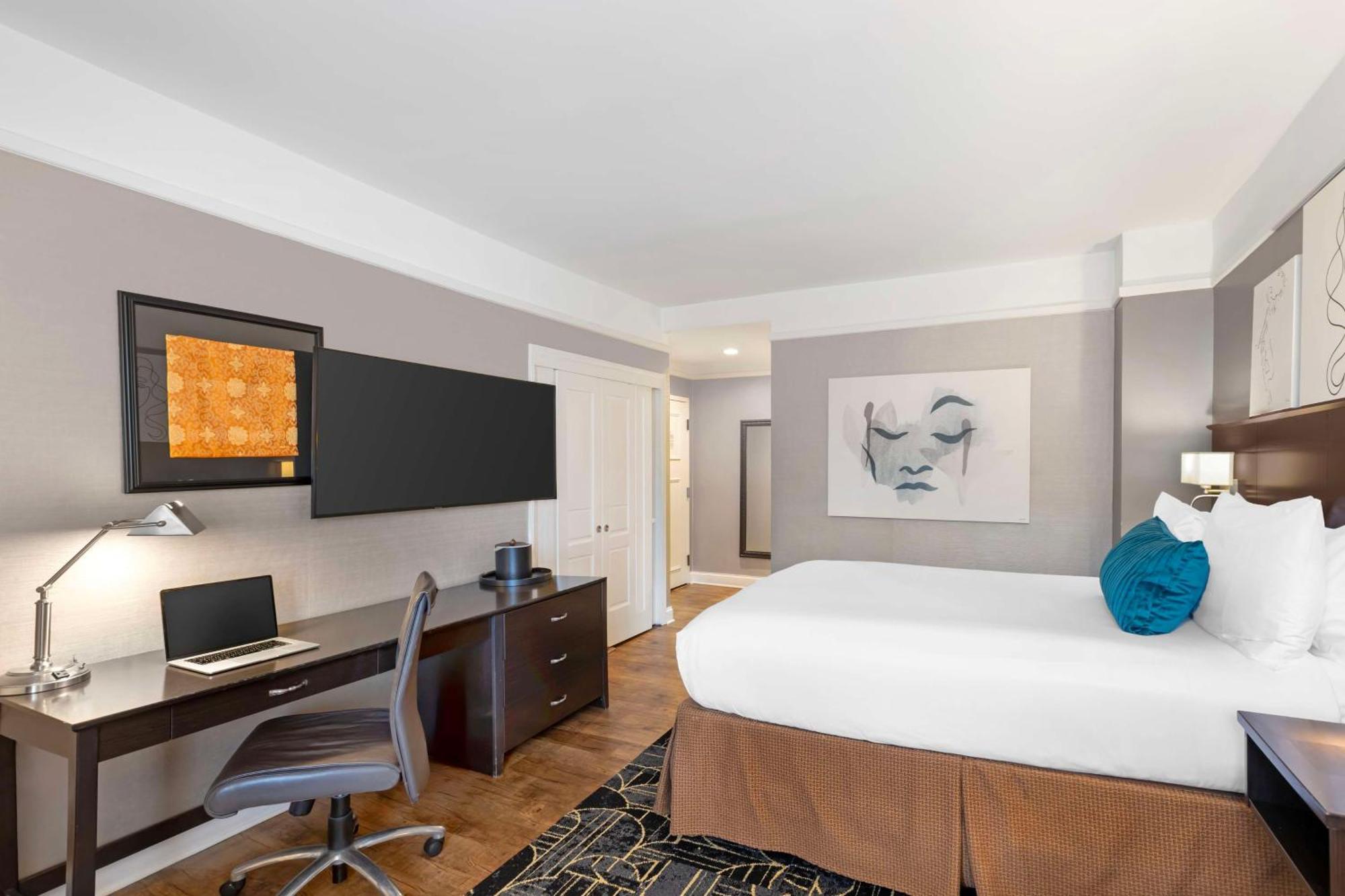 Queen Room
