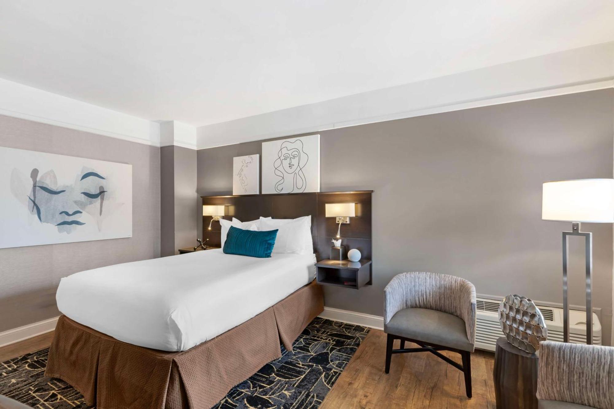 Queen Room