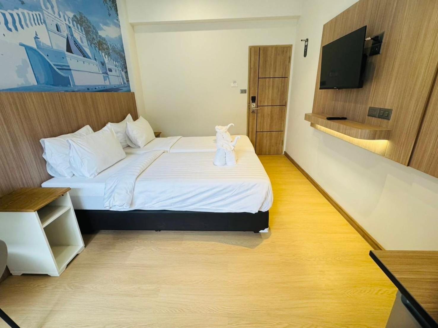 Deluxe Double or Twin Room