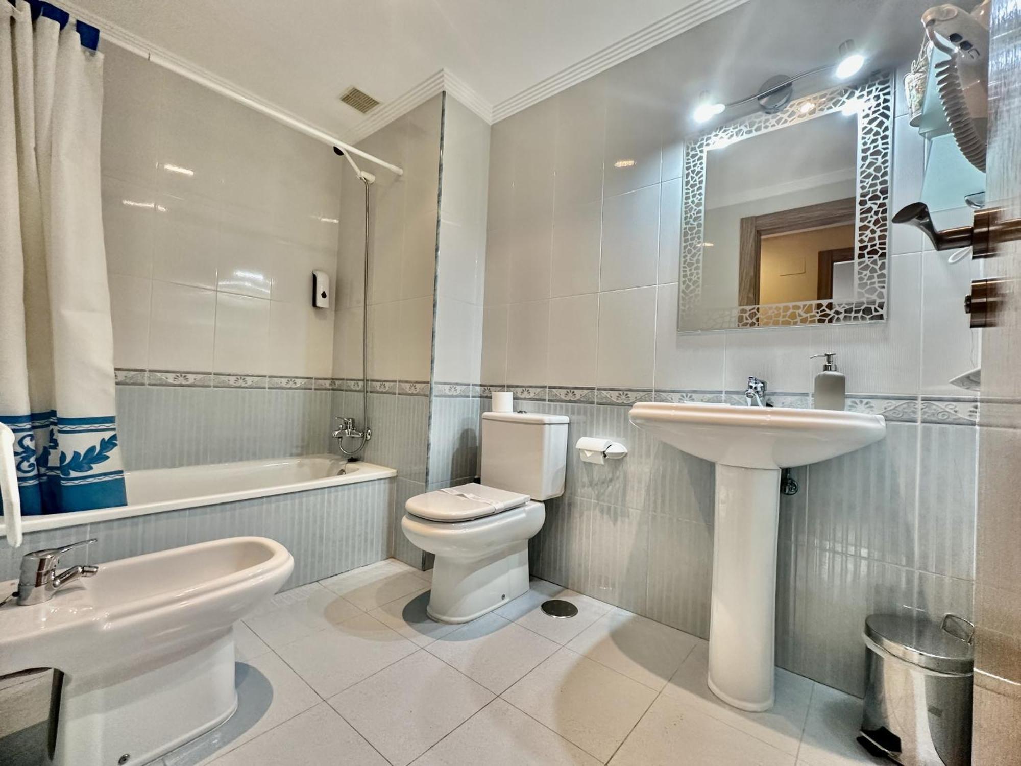 Habitación Doble con baño compartido
