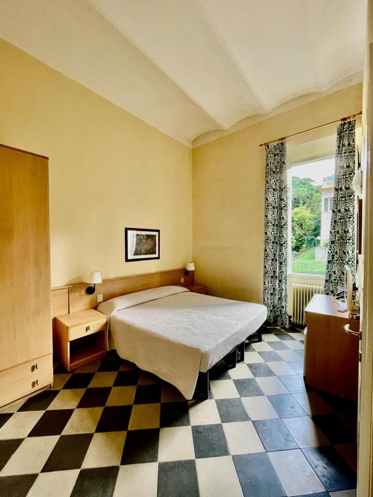 Monaco Room
