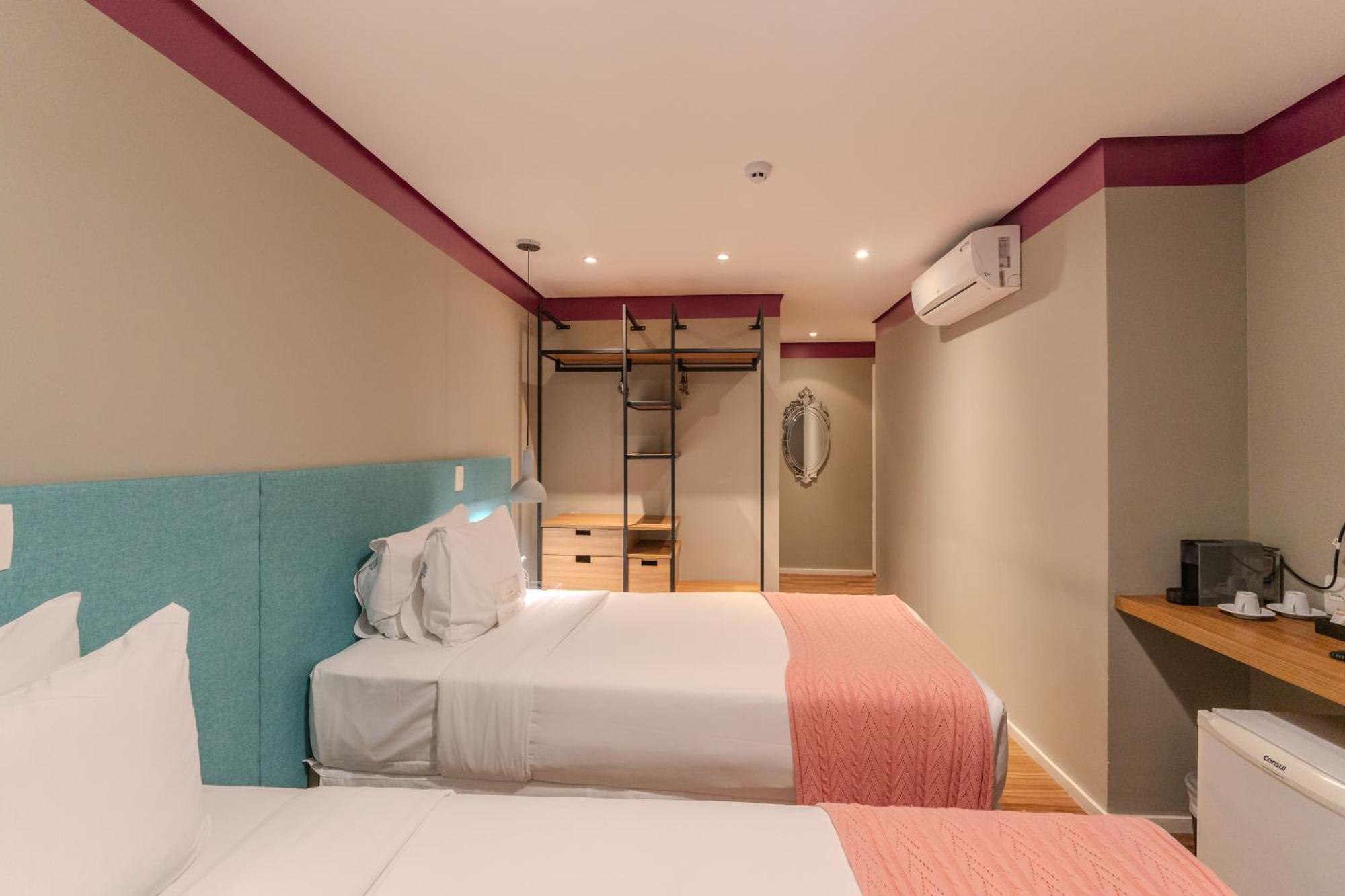 Quarto Premium com 2 Camas de Solteiro